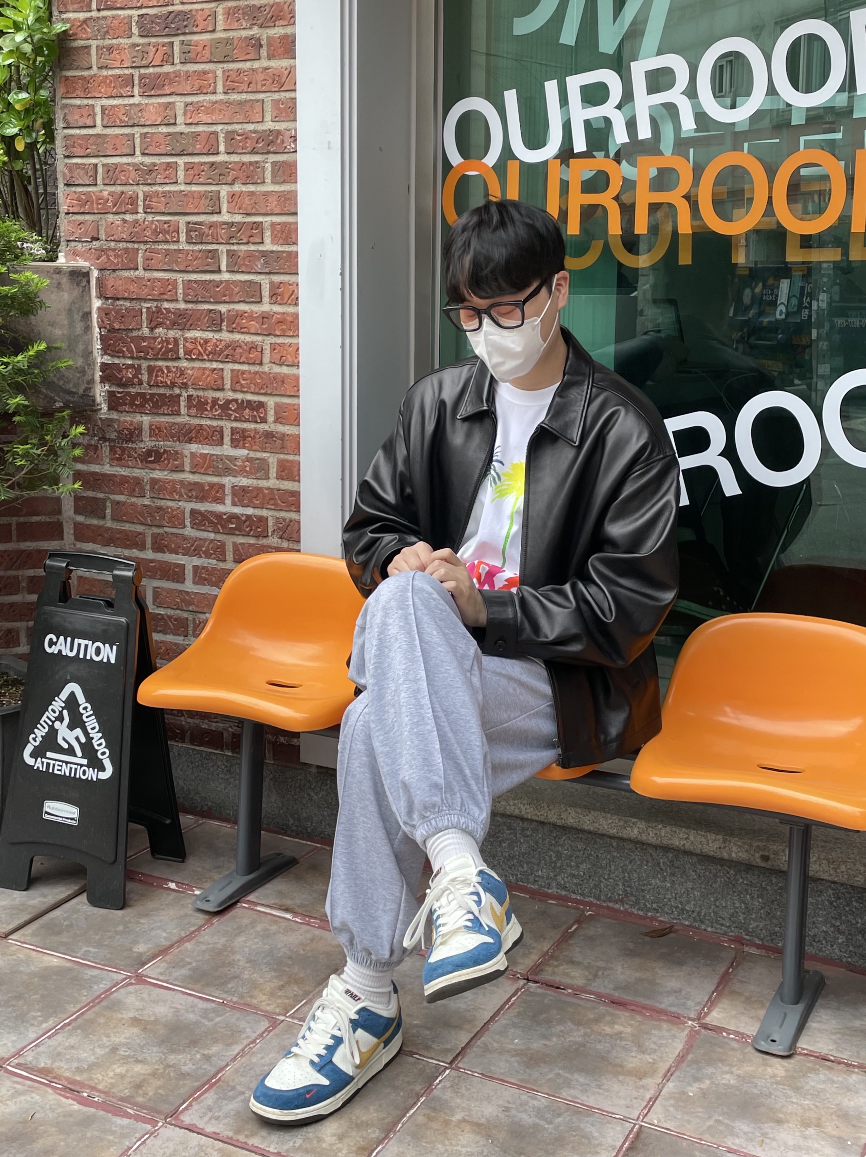 Nike x Kasina Dunk Low 80's Bus, Nike x Stussy Douglas Firs to Palm Trees T-Shirt - US/EU 착용 스타일 - 1