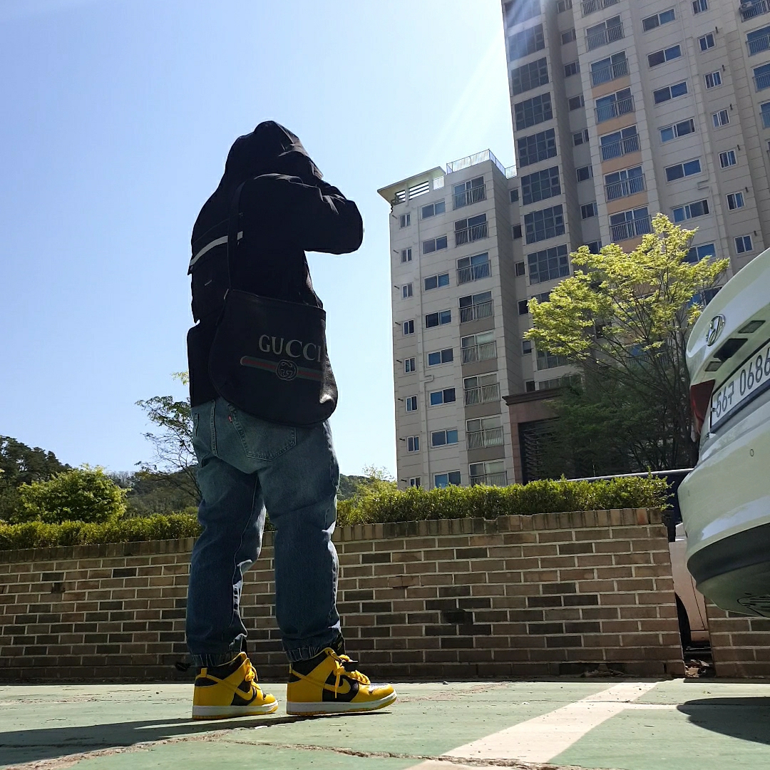 Nike Dunk High SP Varsity Maize 착용 스타일 - 4