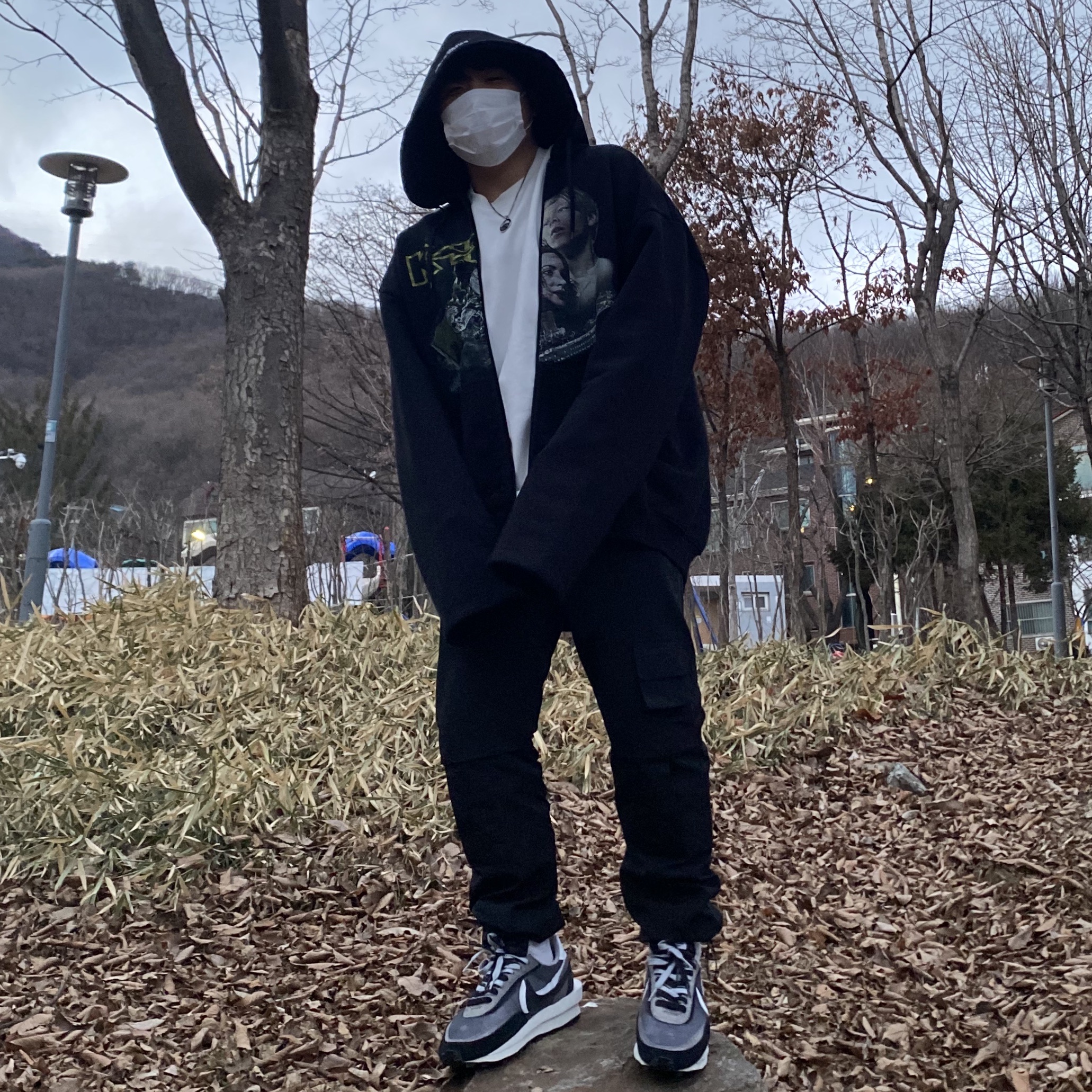 Nike x Sacai LDWaffle Black, Nike x Kasina Dunk Low 80's Bus 착용 스타일