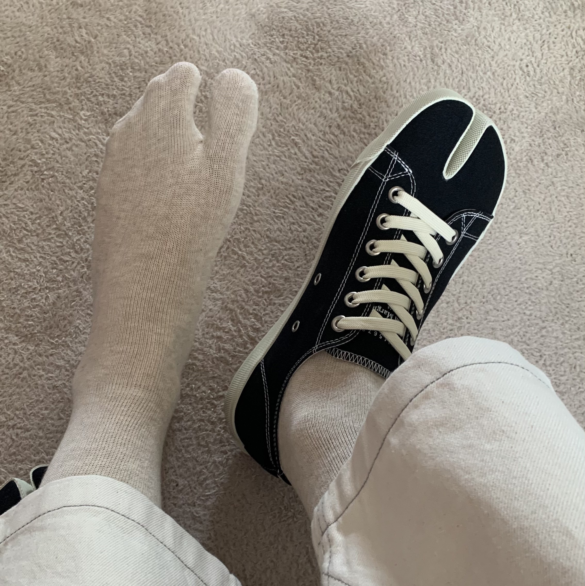 Maison Margiela Tabi Low Black 착용 스타일