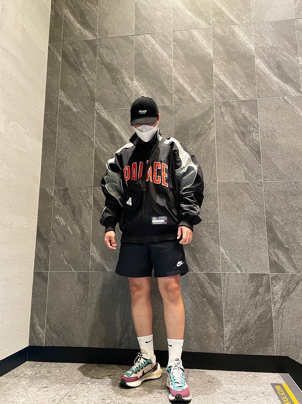 Palace Sport Mit Floss Jacket Black - 21SS, Nike x Sacai VaporWaffle String & Black Villain Red 착용 스타일