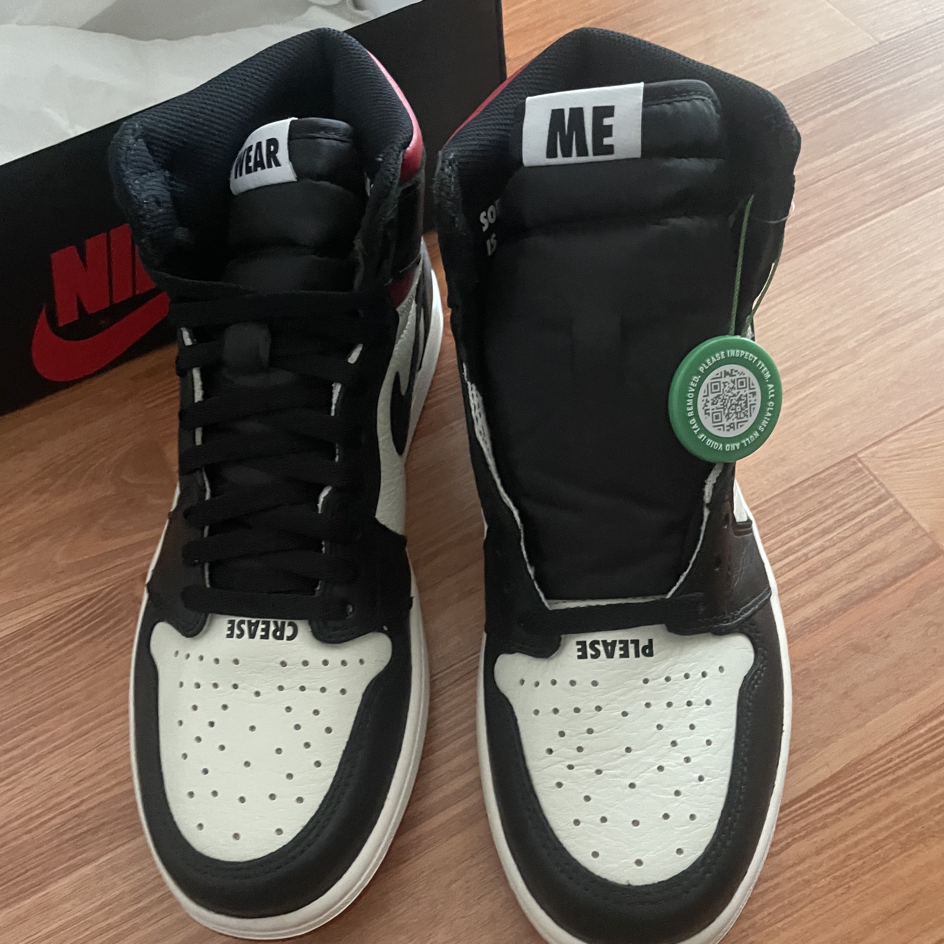 Jordan 1 Retro High Not for Resale Varsity Red 착용 스타일 - 1