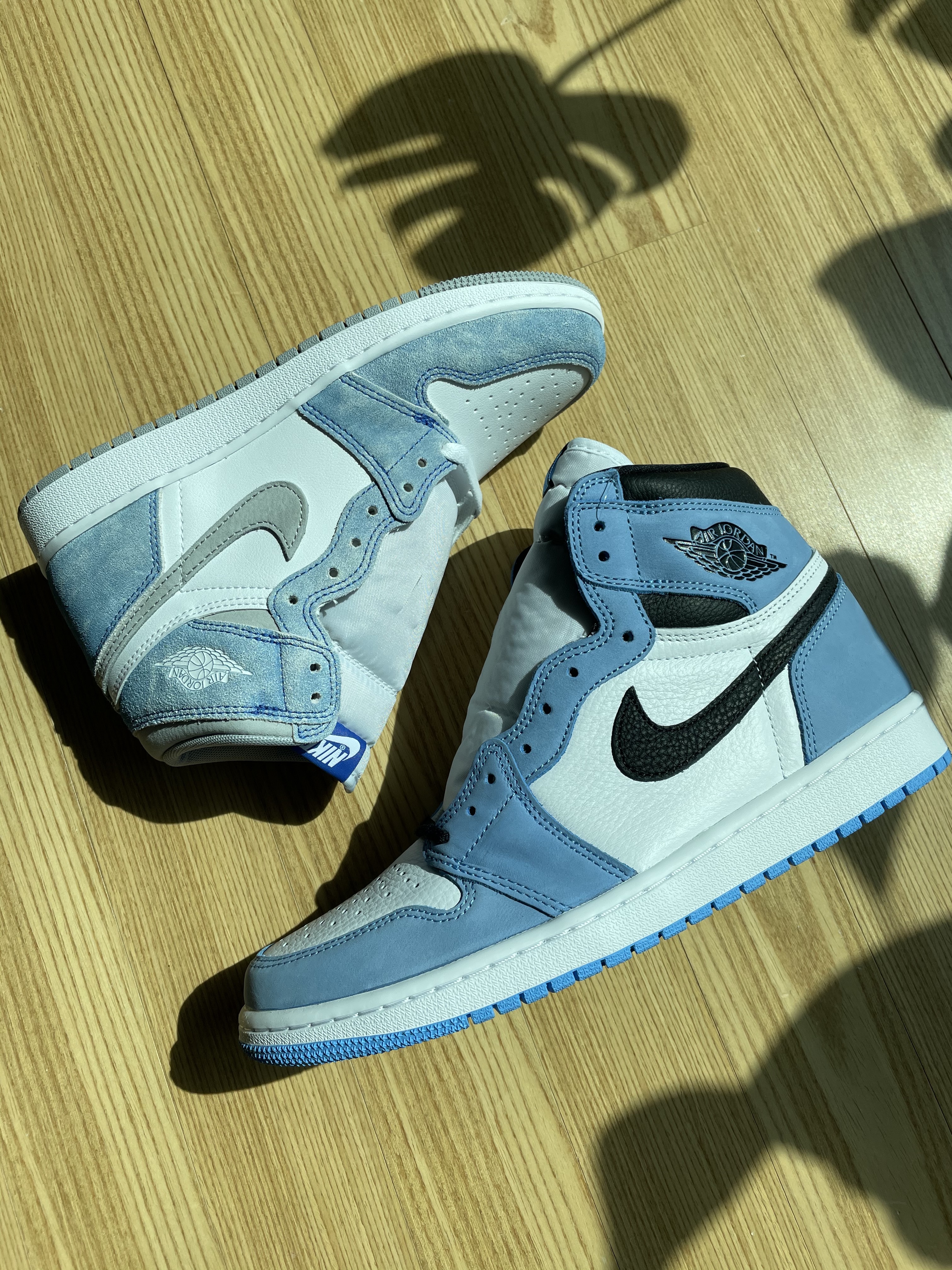 (GS) Jordan 1 Retro High OG Hyper Royal, Jordan 1 Retro High OG University Blue 착용 스타일 - 1