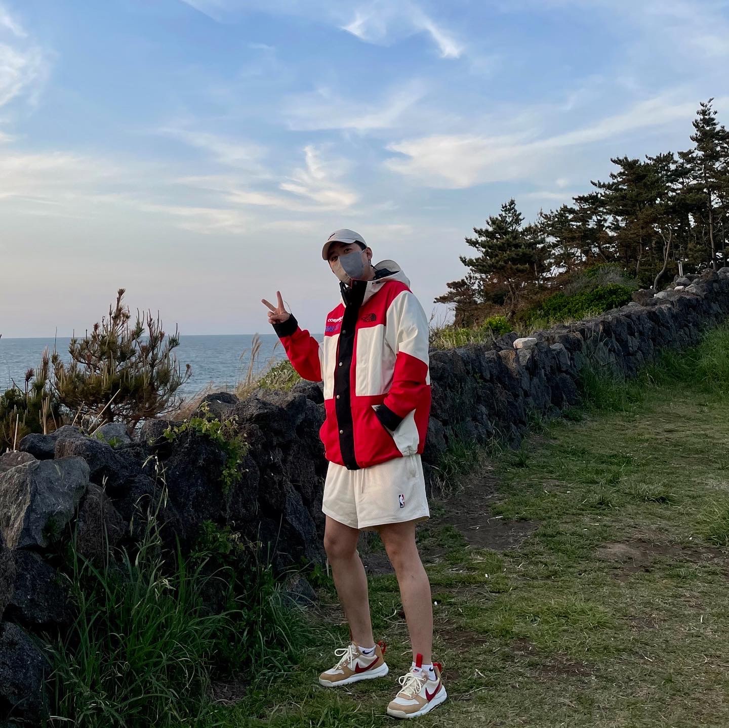Nike x Tom Sachs Mars Yard Overshoe 3.0, Supreme x The North Face Expedition Jacket White - 18FW 착용 스타일