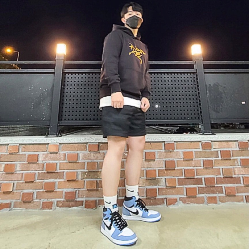 Jordan 1 Retro High OG University Blue, Palace x Arc'teryx Hood Black - 20FW 착용 스타일 - 2