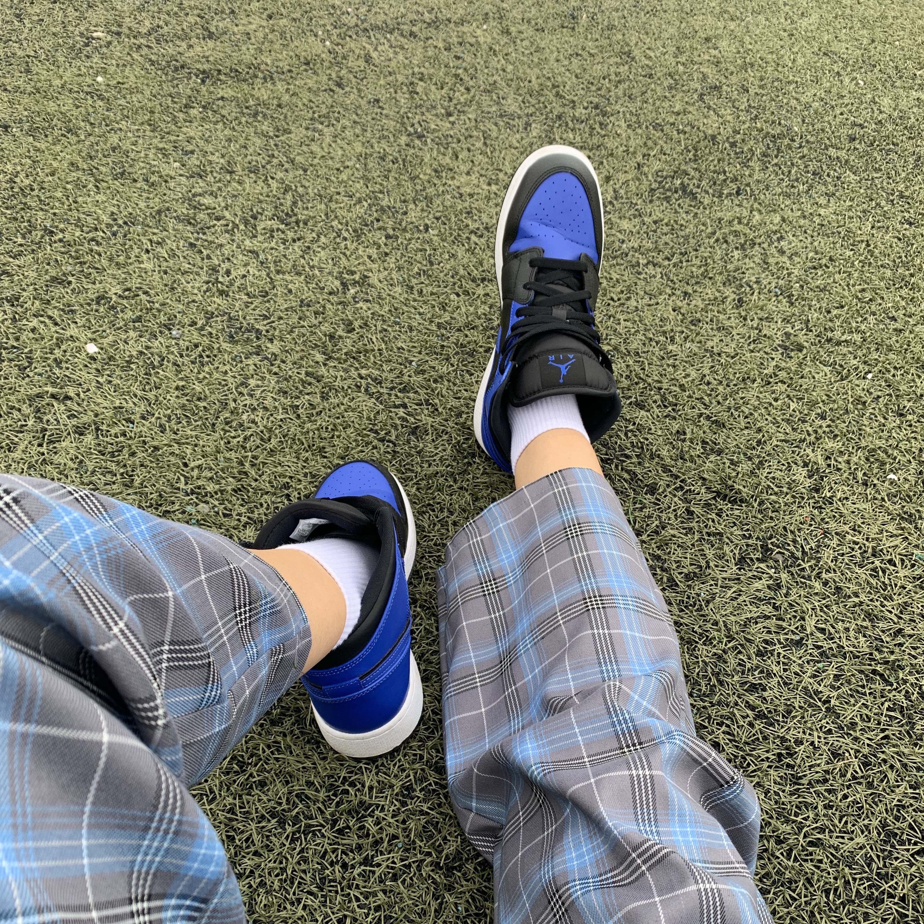 (GS) Jordan 1 Mid Black Hyper Royal, Jordan 1 Mid Black Hyper Royal 착용 스타일