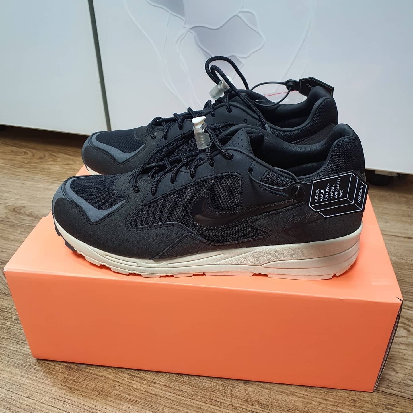 Nike x Fear of God Air Skylon 2 Black Sail 착용 스타일 - 1