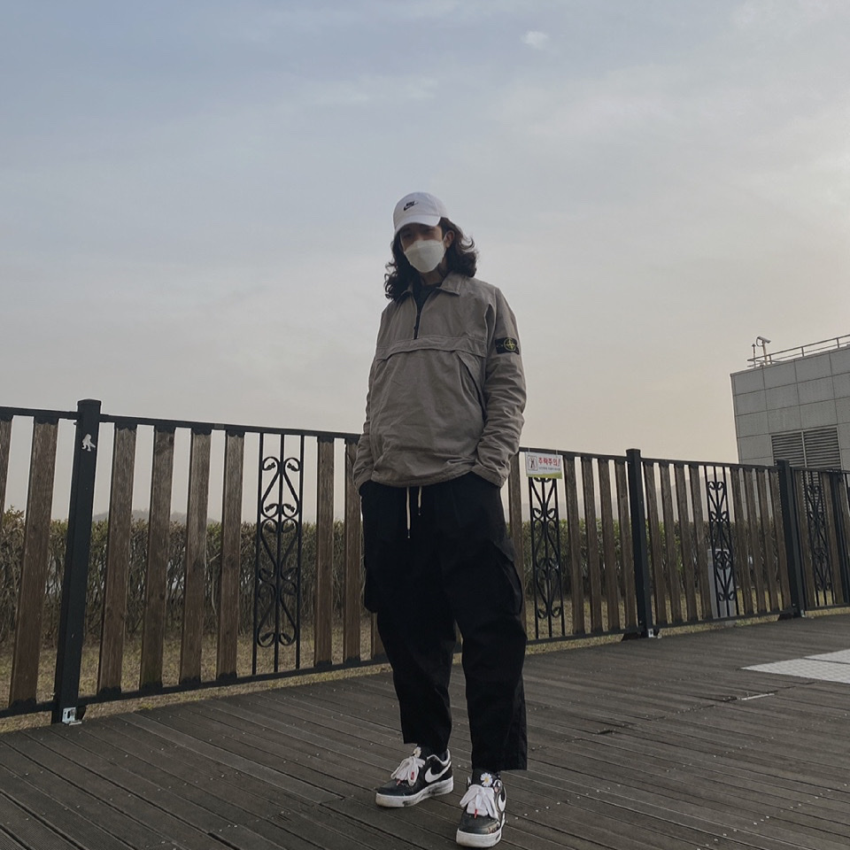 Nike x Peaceminusone Air Force 1 Low Para-Noise 착용 스타일
