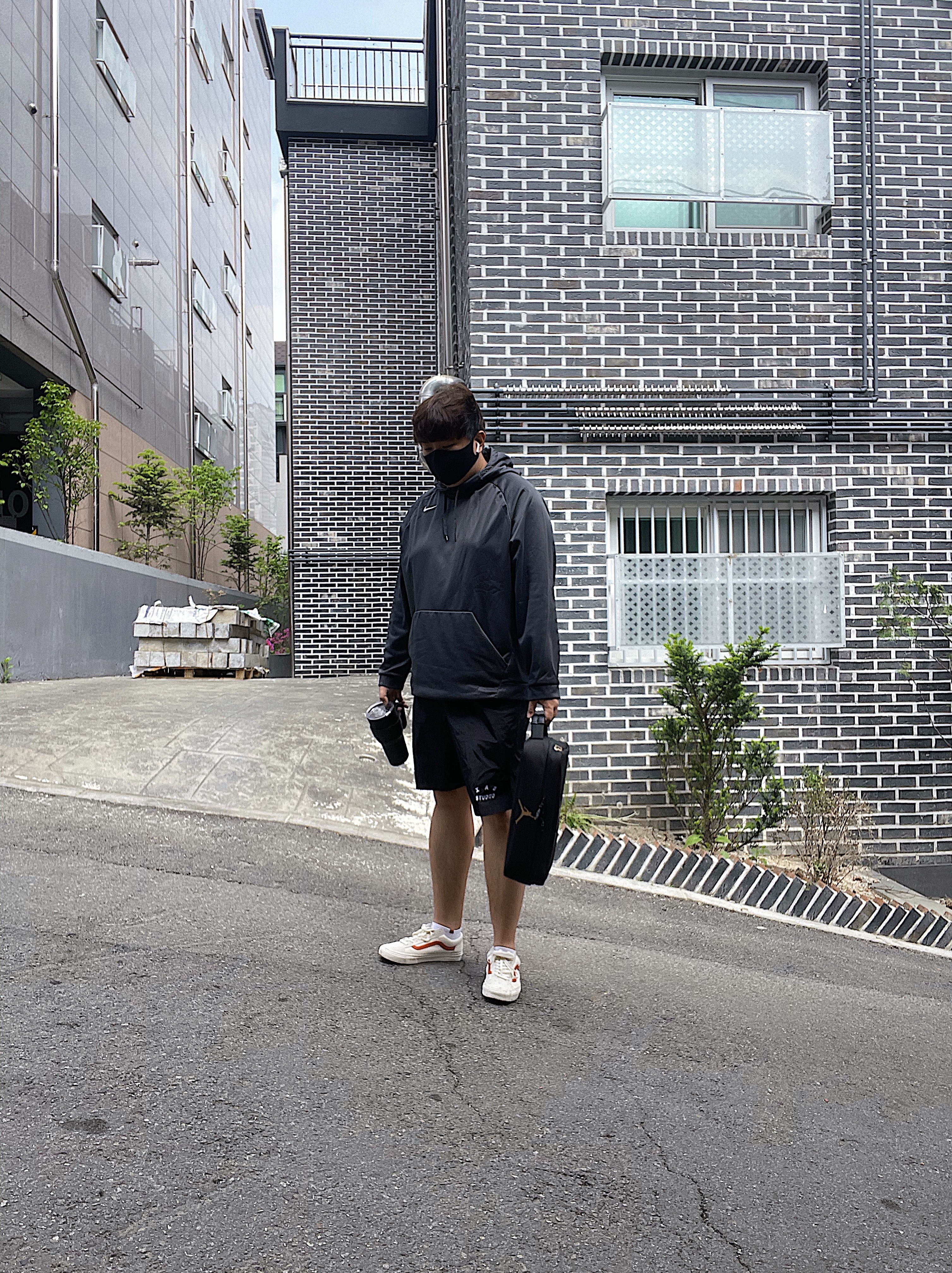 IAB Studio Woven Shorts Black, Vans Style 36 Marshmallow Racing Red 착용 스타일