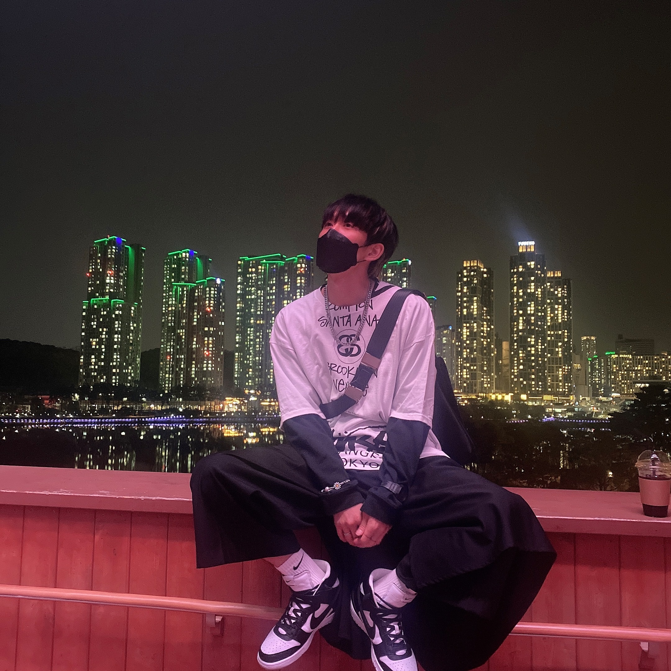 Stussy x Takahiromiyashita The Soloist 40 WT T-Shirt, Nike x Ambush Dunk High Black 착용 스타일 - 1