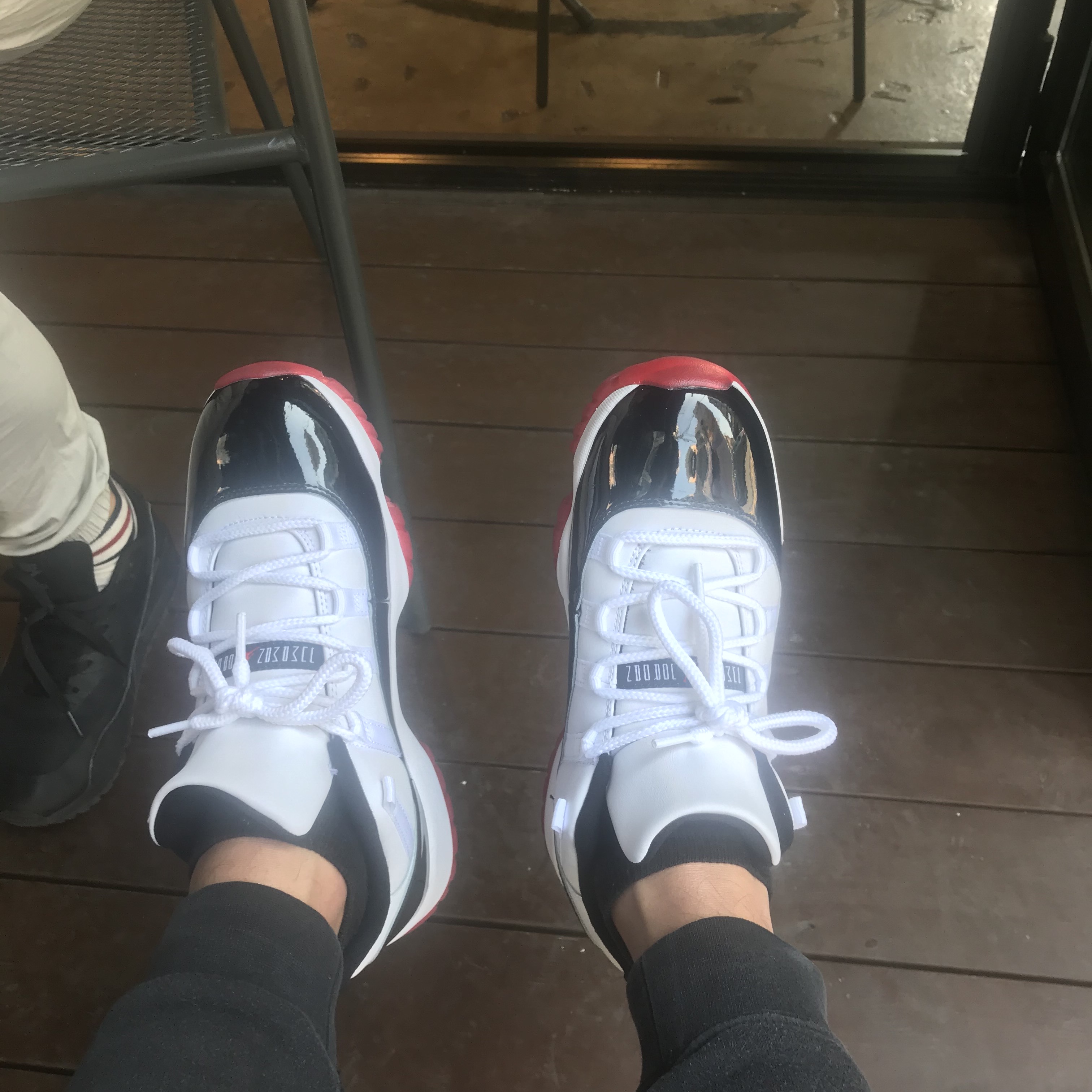 Jordan 11 Retro Low Concord Bred 착용 스타일