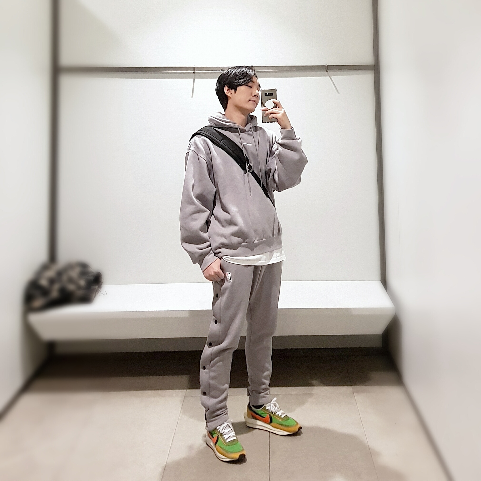 Nike x Fear of God Double Hood Hoodie Dust Sail, Nike x Fear of God Warm Up Pants Dust 착용 스타일