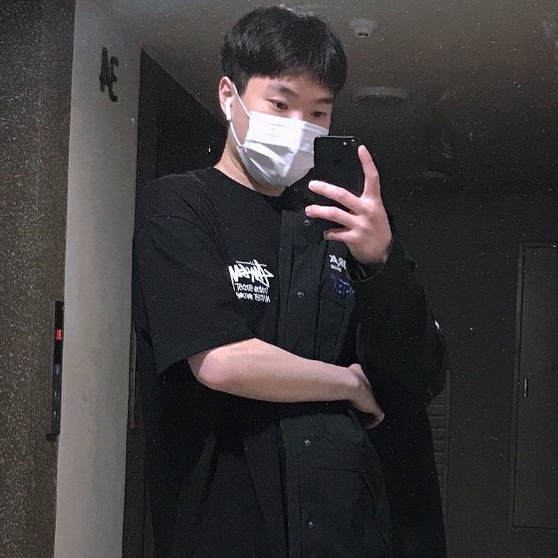 Supreme x The North Face Expedition Jacket Black - 18FW, Jordan 1 Retro High OG Volt Gold 착용 스타일 - 2