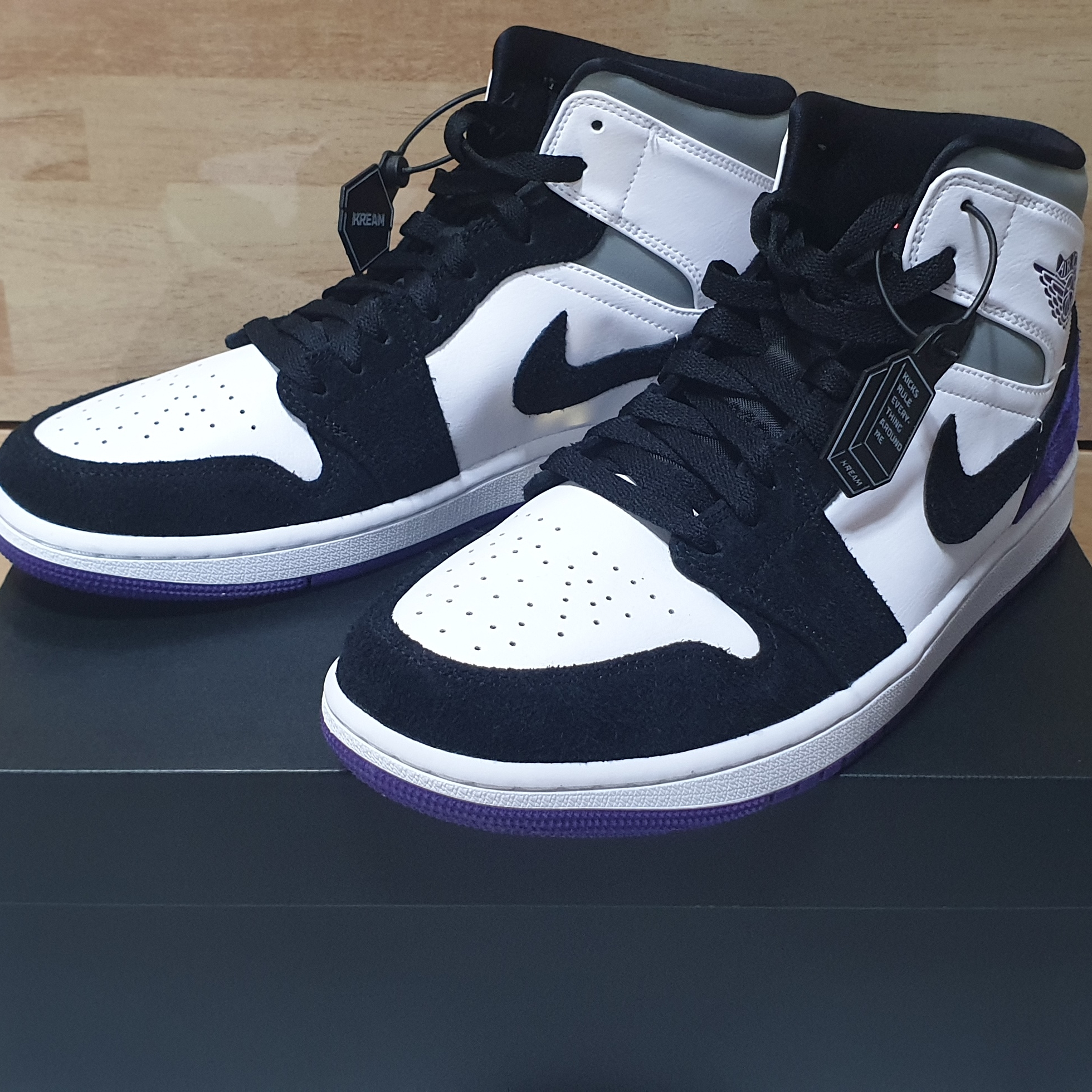 Jordan 1 Mid SE Court Purple 착용 스타일