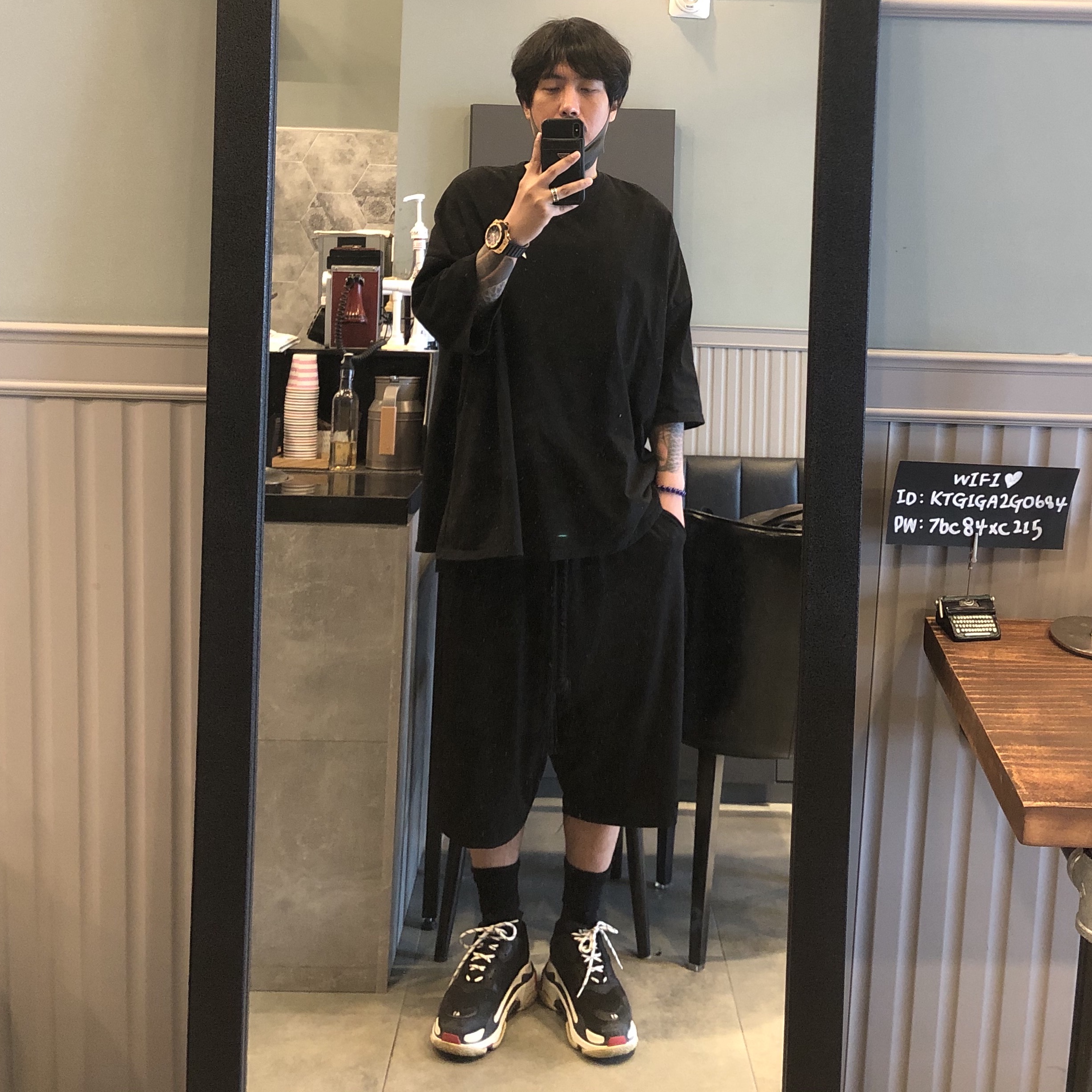Balenciaga Triple S Trainer Black Red 2018 착용 스타일