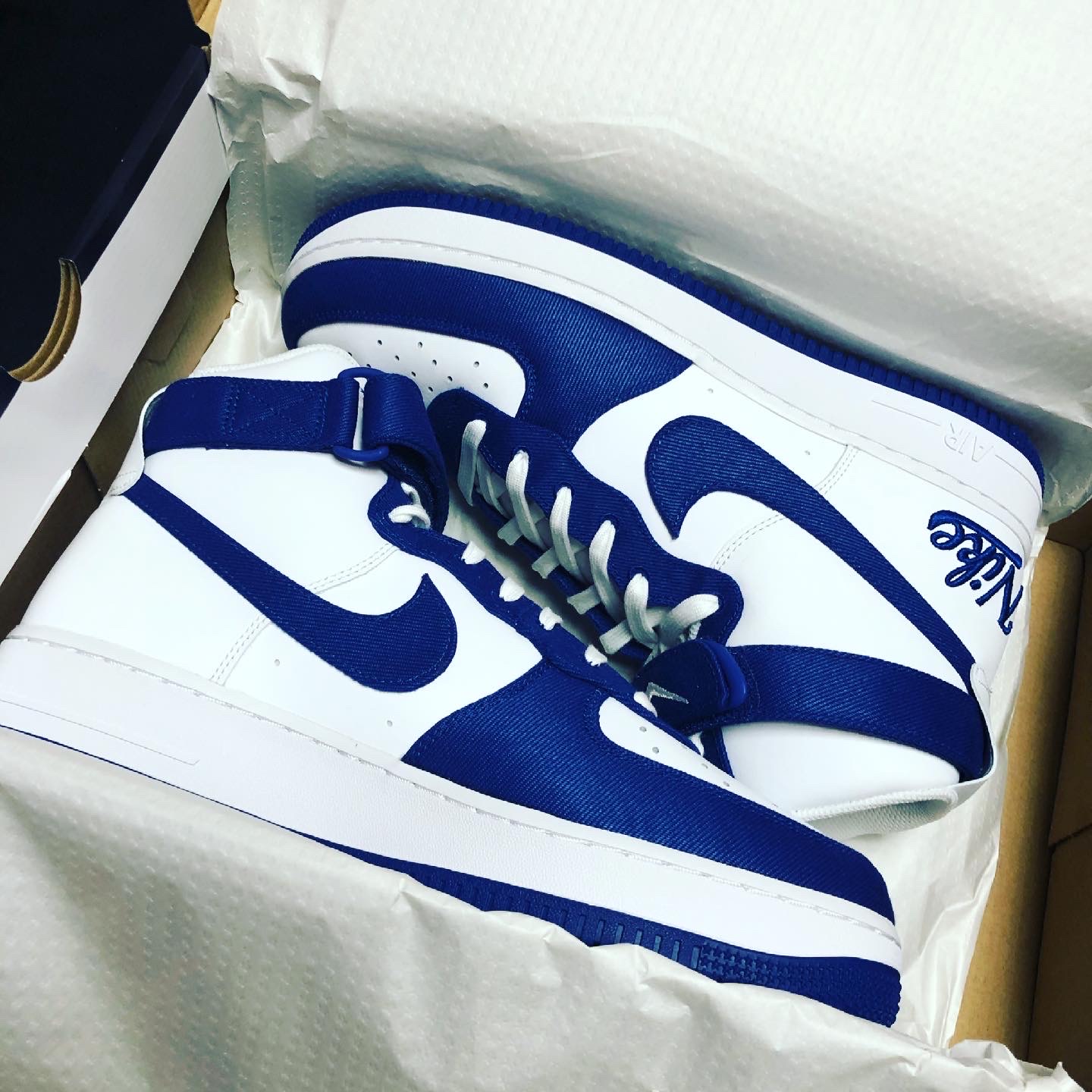 Nike Air Force 1 High '07 LV8 EMB Dodgers 착용 스타일 - 1
