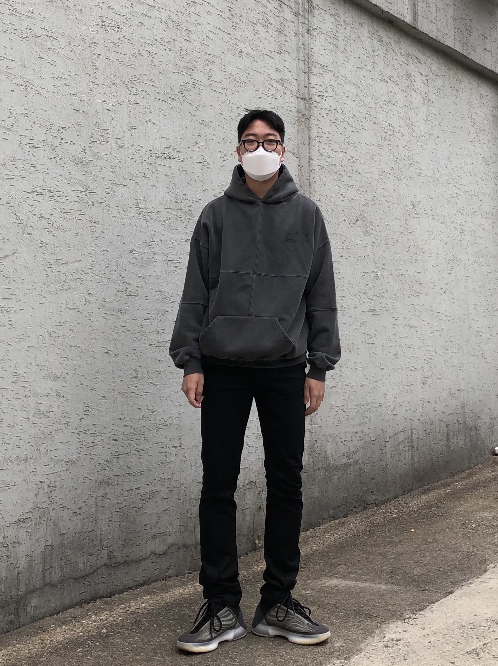 IAB Studio Blocked Pigment Hoodie Black, Adidas Yeezy QNTM Barium 착용 스타일