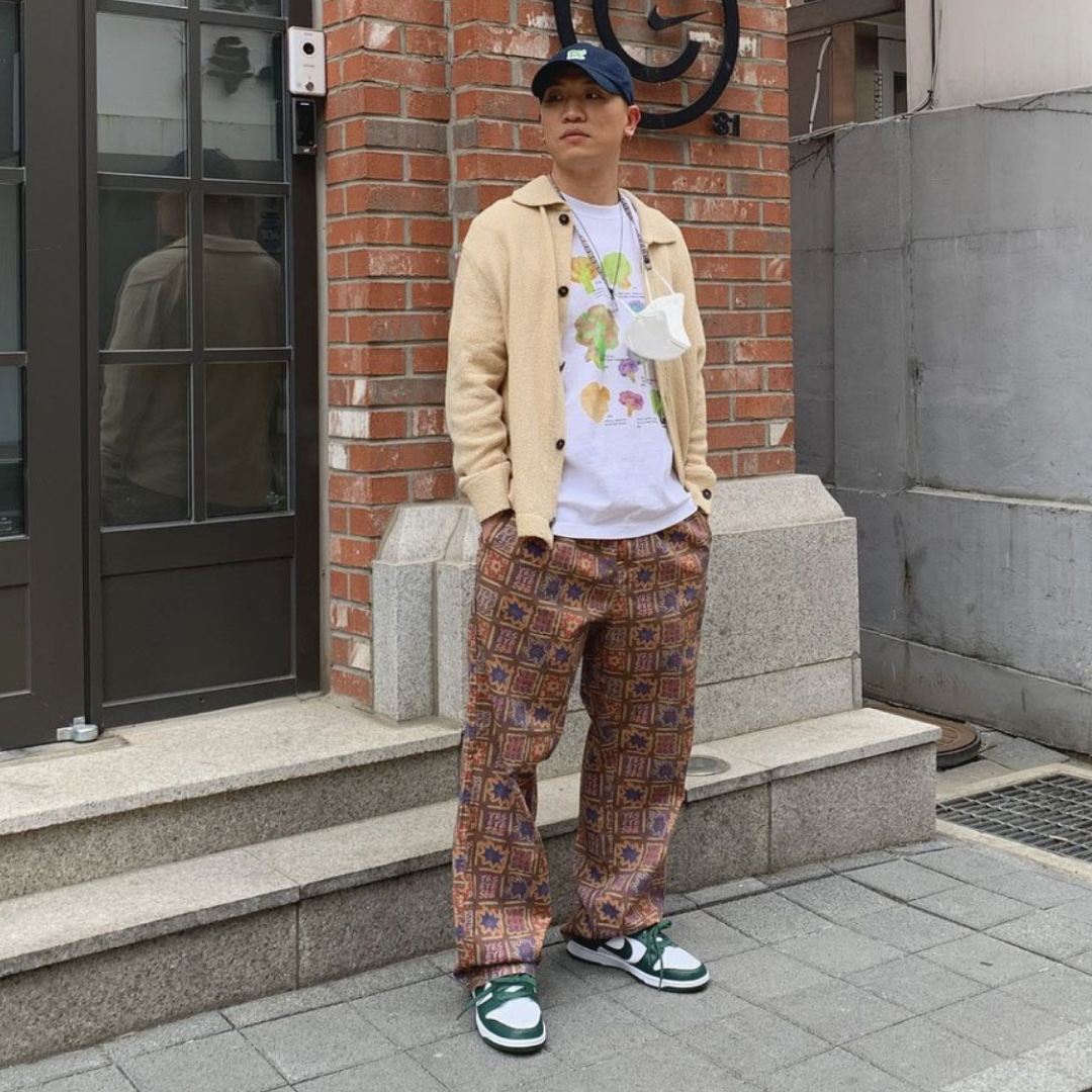 Nike Dunk Low Retro Varsity Green, Nike x Stussy NRG ZR Fleece Crewneck Heather Grey - Asia 착용 스타일 - 2