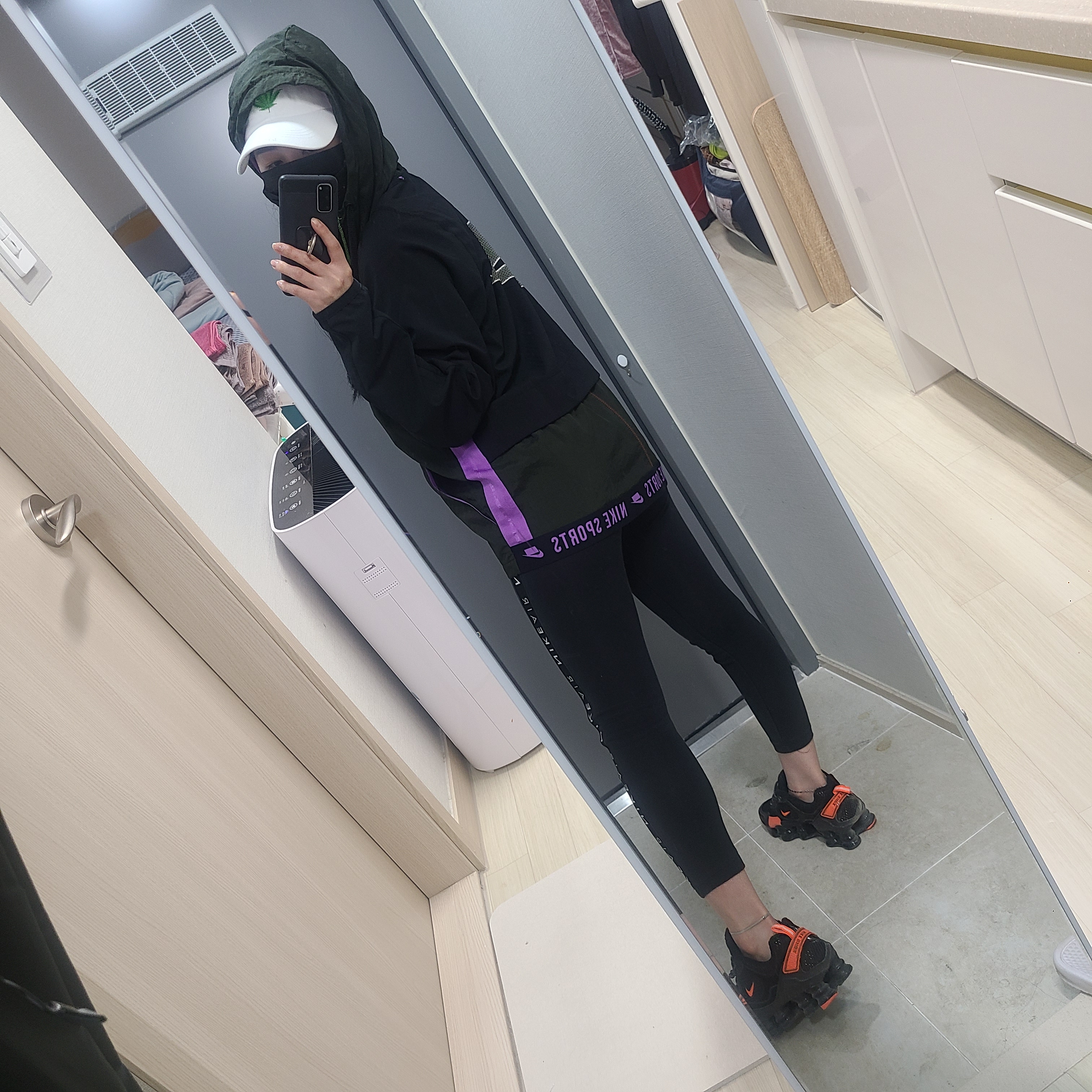 (W) Nike Shox TL Nova Black Orange 착용 스타일 - 3