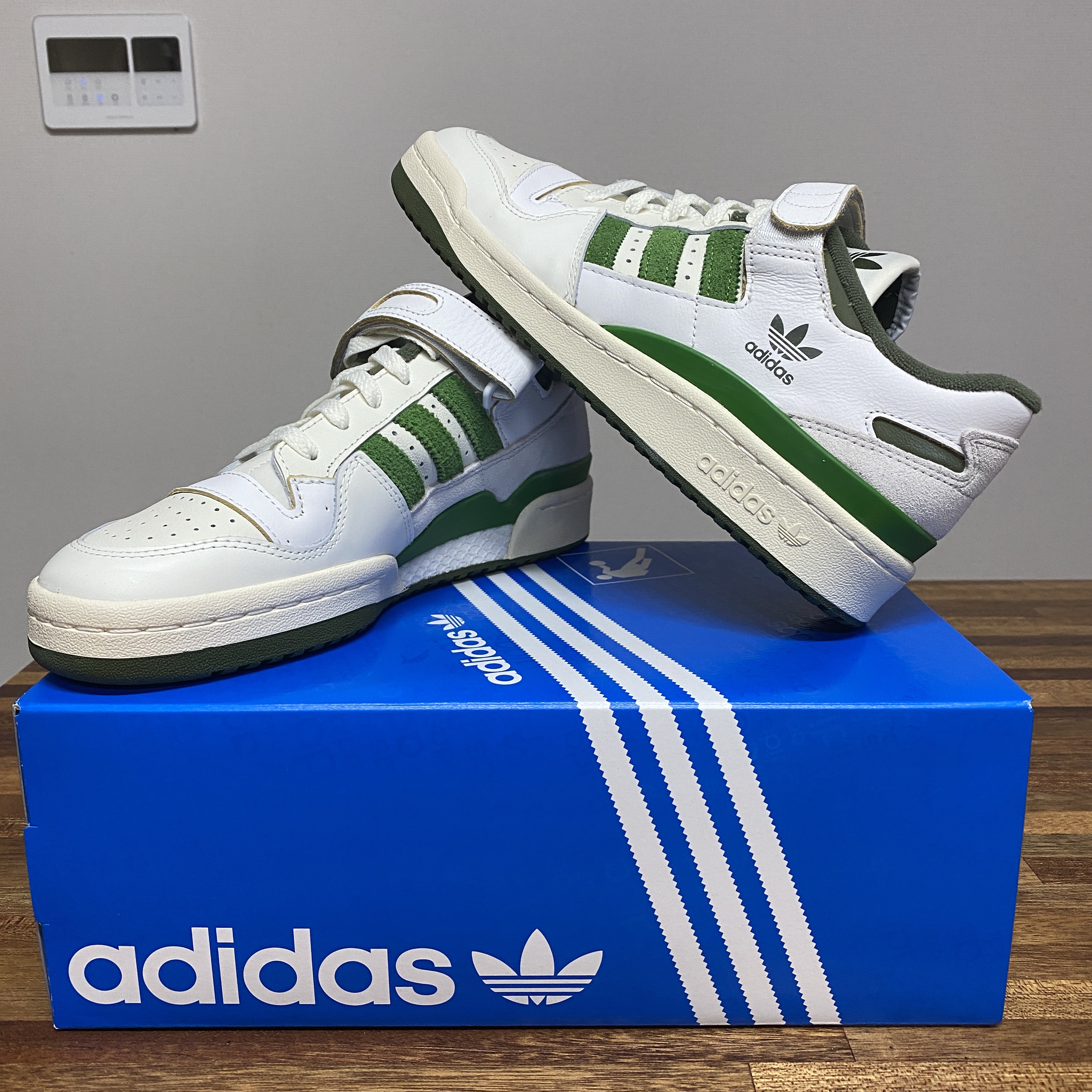 Adidas Forum 84 Low Crew Green 착용 스타일 - 2