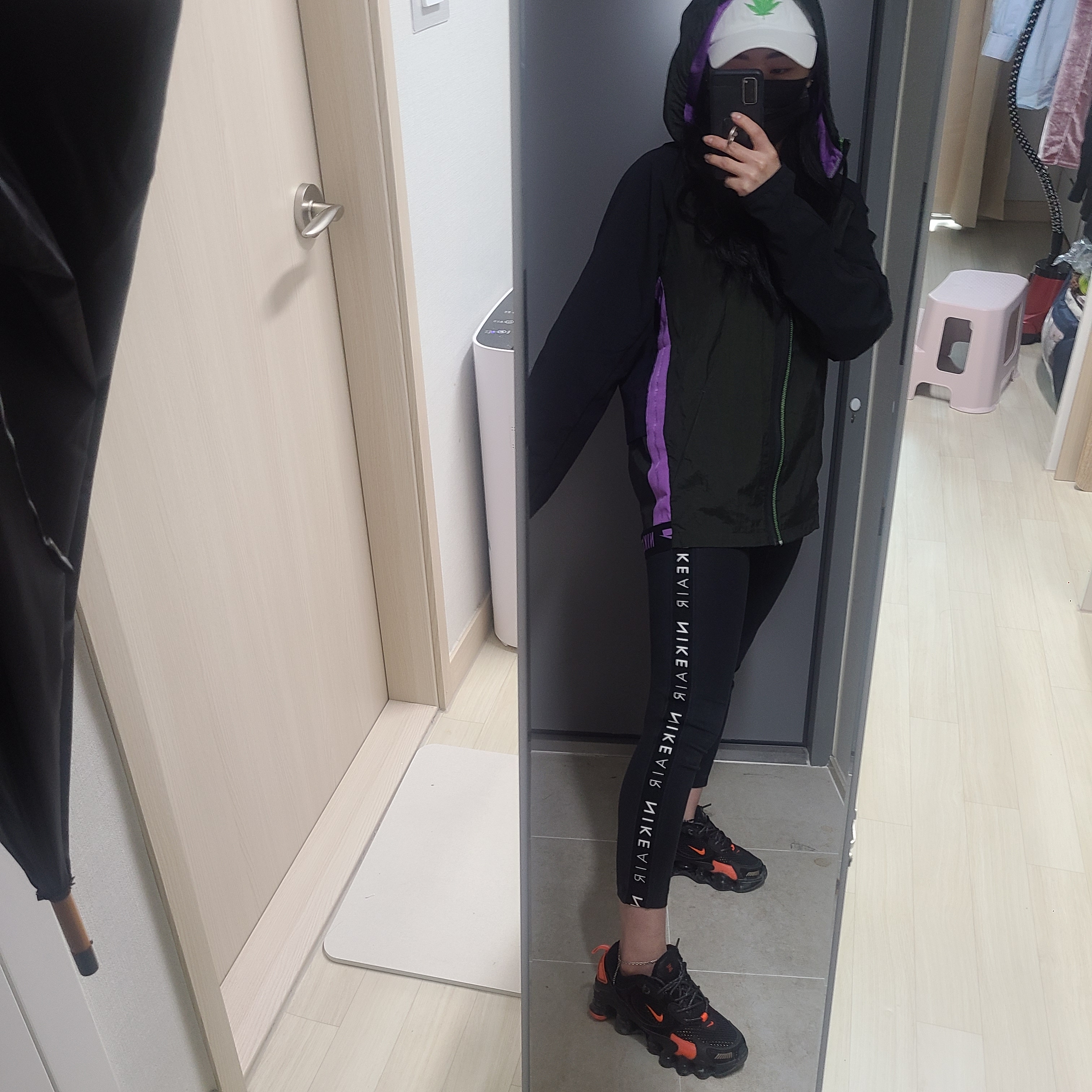 (W) Nike Shox TL Nova Black Orange 착용 스타일 - 2