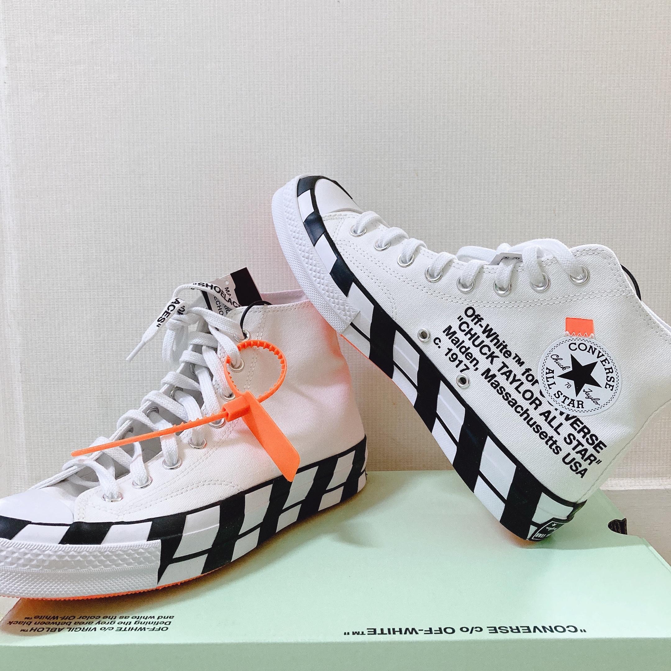 Converse x Off-White Chuck 70 High V2 2021 착용 스타일