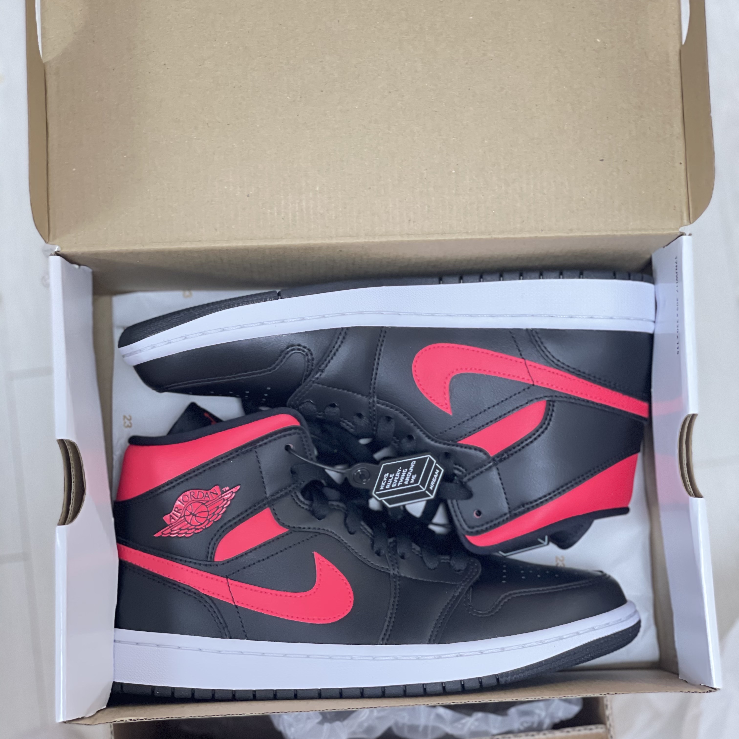(W) Jordan 1 Mid Siren Red 착용 스타일 - 5