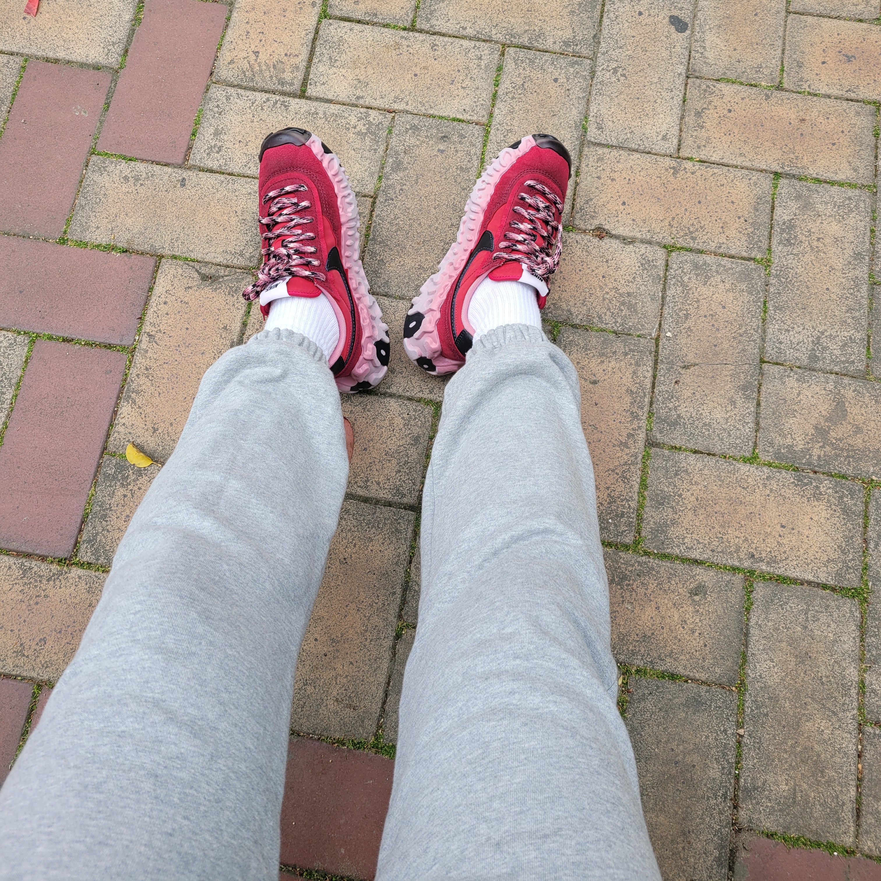 Nike Overbreak SP Bright Crimson 착용 스타일