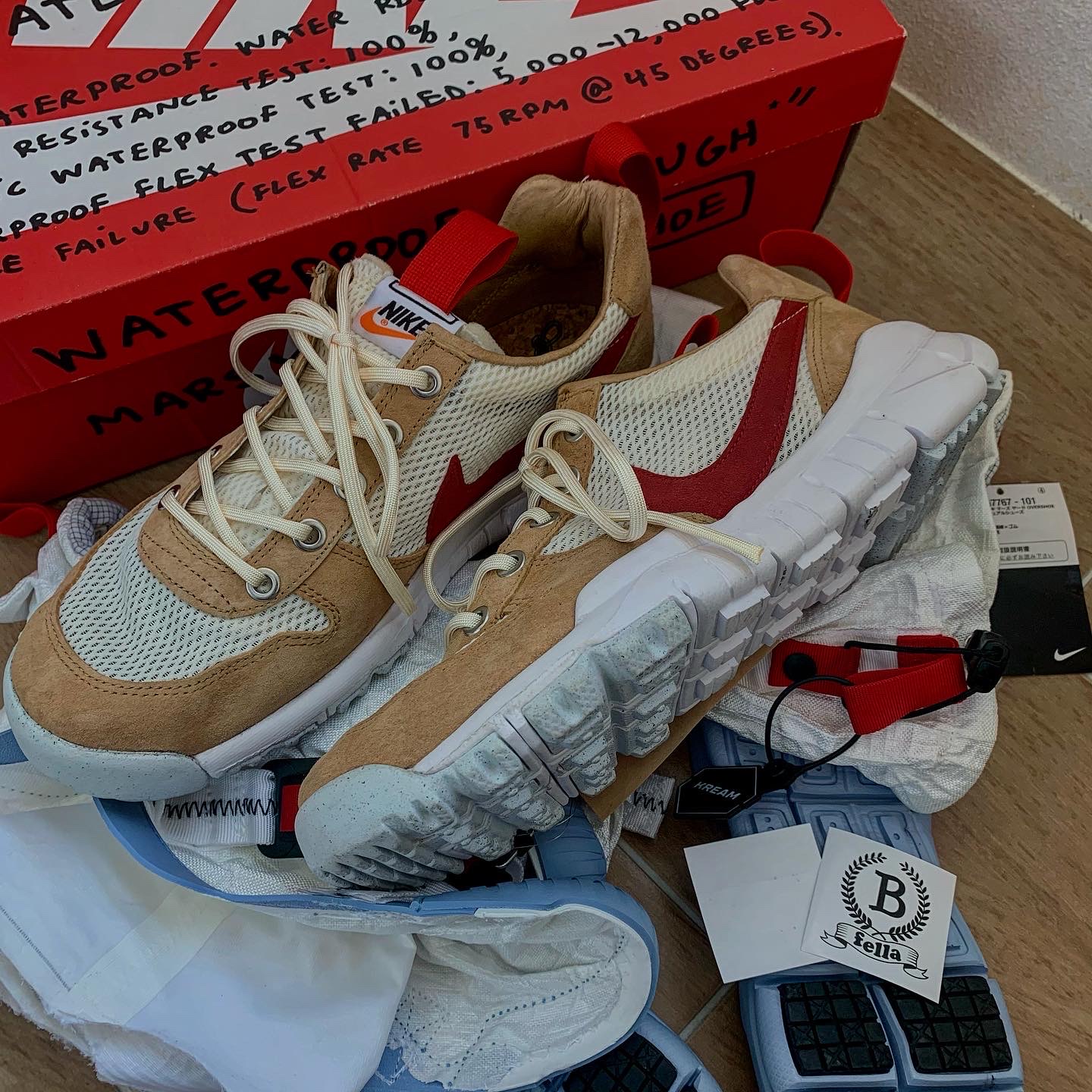 Nike x Tom Sachs Mars Yard Overshoe 3.0, Jordan 1 Retro High OG Chicago 2015 μ°©μ© μ€νμΌ - 2