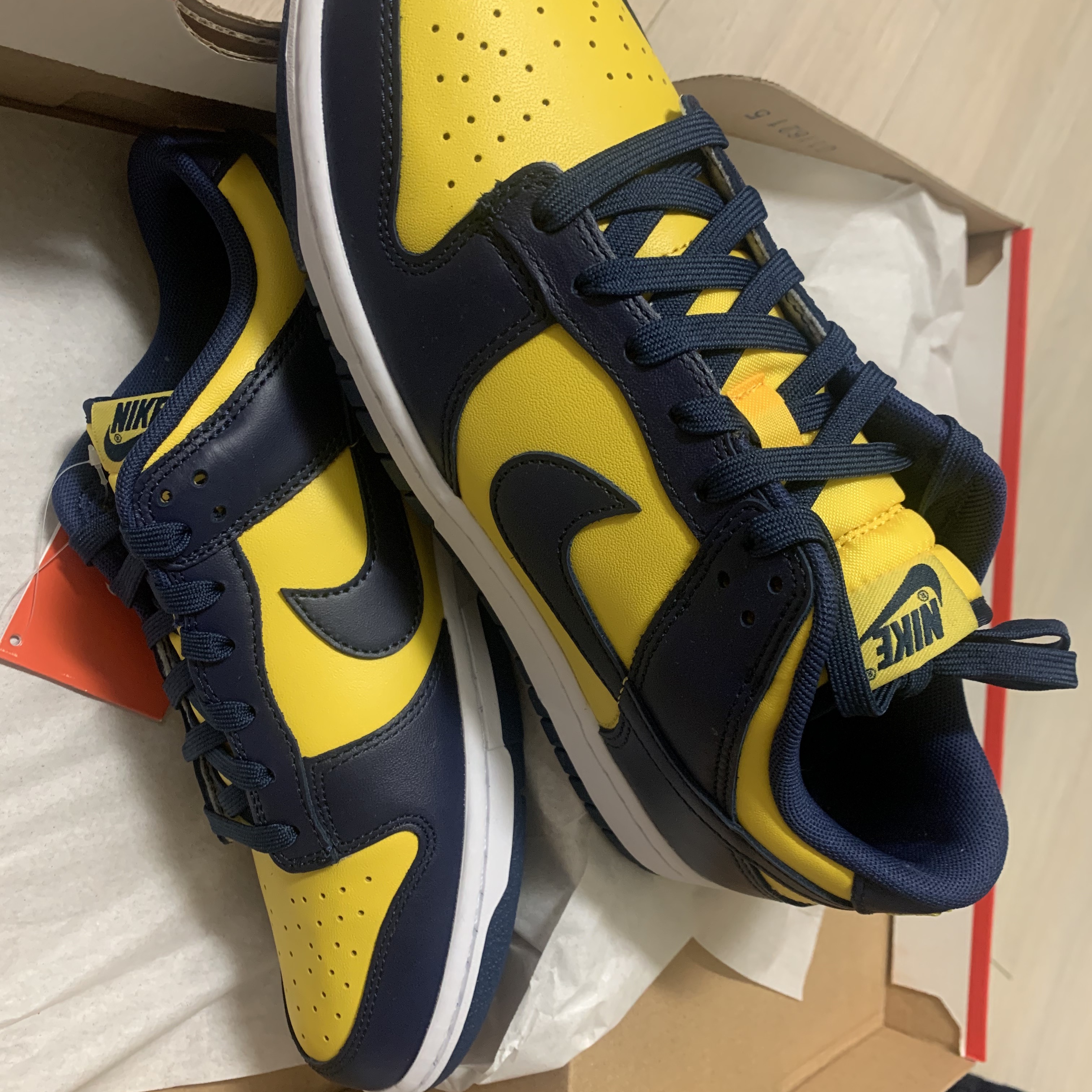 Nike Dunk Low Retro Varsity Maize 착용 스타일 - 3