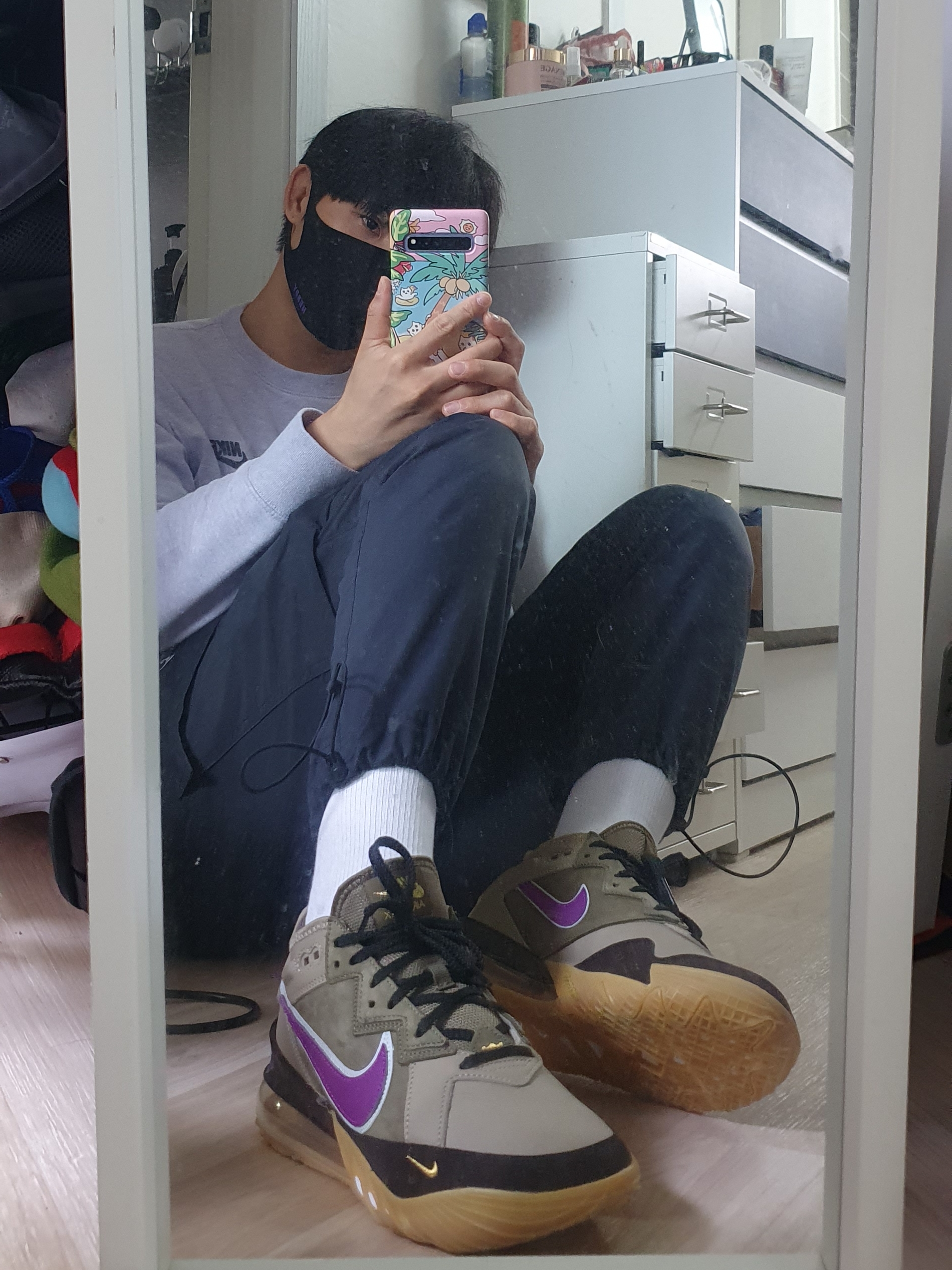 Nike x Atmos LeBron 18 Low Viotech 착용 스타일