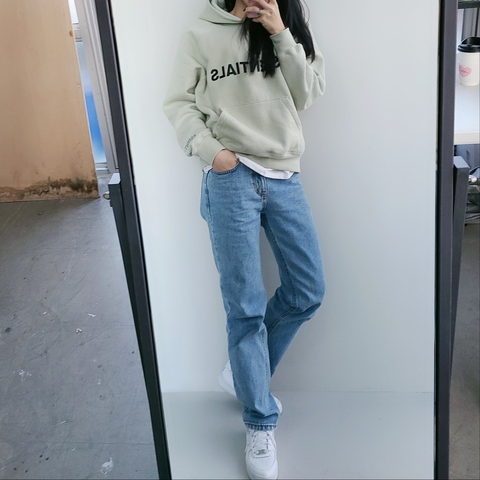 Essentials 3D Silicon Applique Pullover Hoodie Alfafa Sage - 20FW, Nike Air Force 1 '07 Low White 착용 스타일