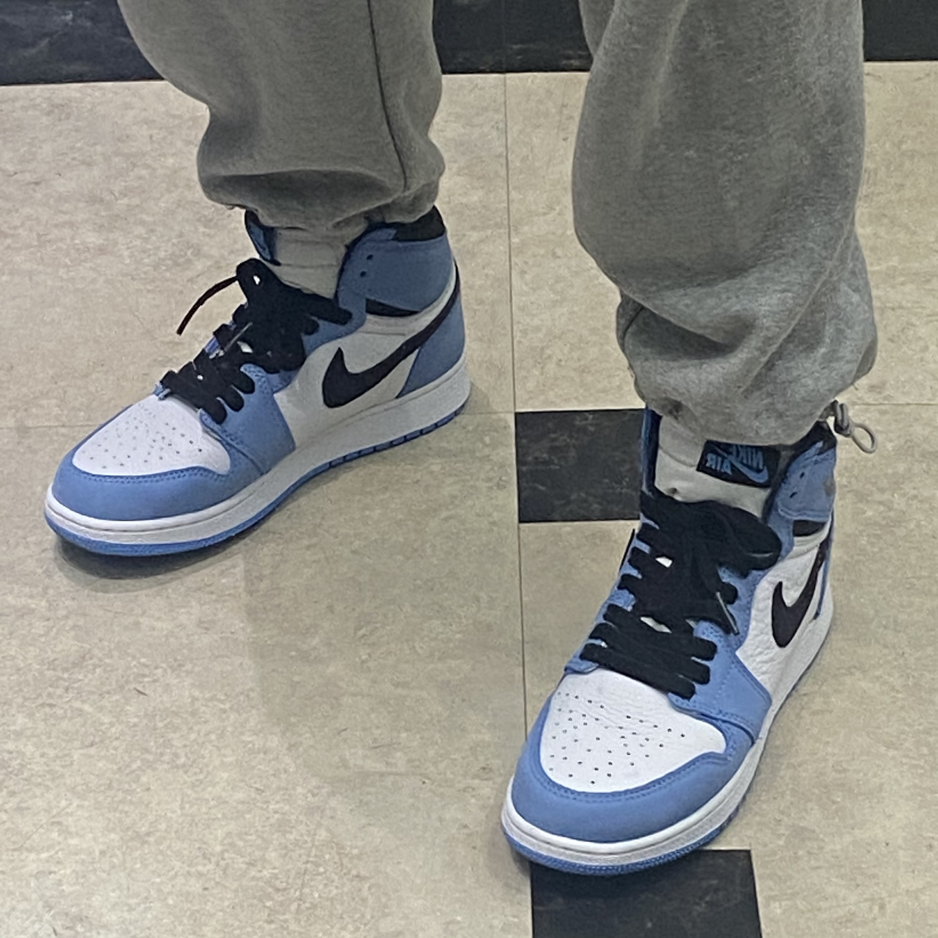 (GS) Jordan 1 Retro High OG University Blue, Jordan 1 Retro High OG University Blue 착용 스타일 - 2