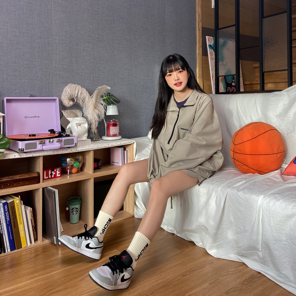 Essentials Volley Shorts Moss - 20SS, Essentials Track Jacket Moss - 20FW 착용 스타일 - 1