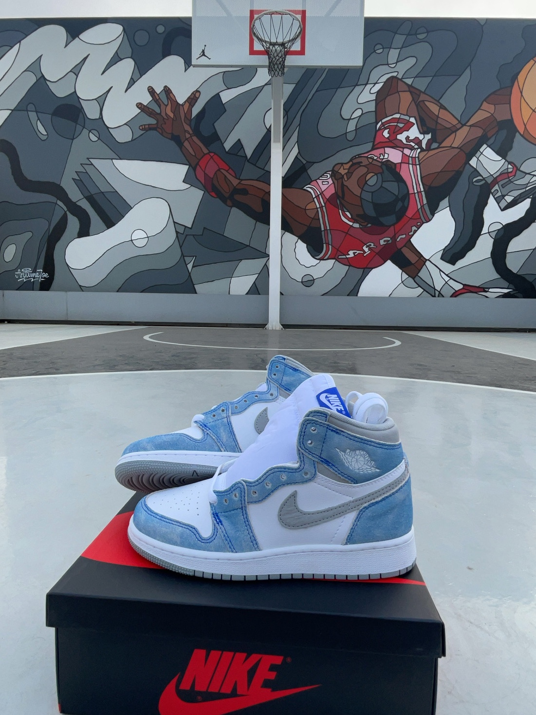 (GS) Jordan 1 Retro High OG Hyper Royal 착용 스타일 - 1