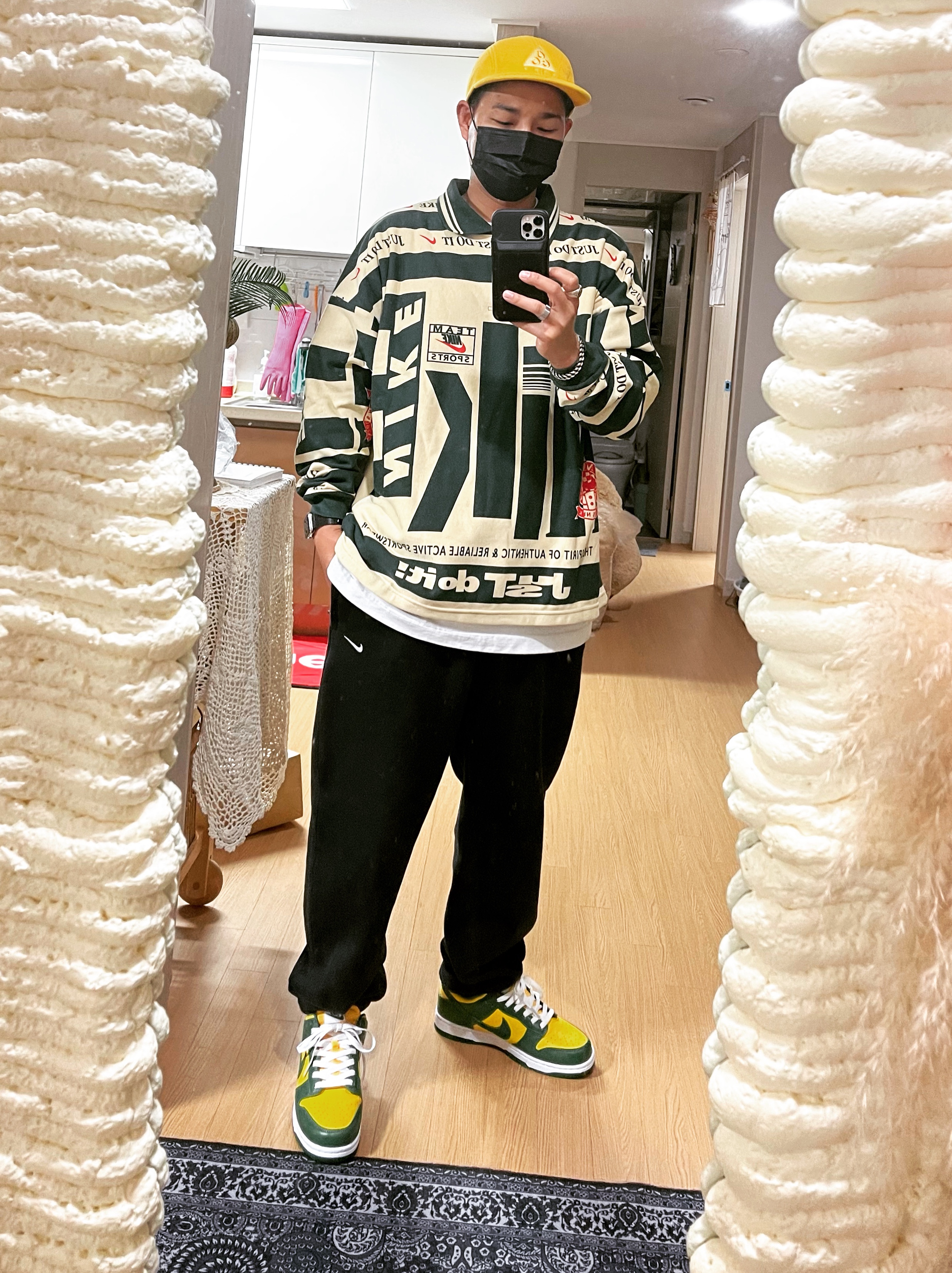 Nike x Cactus Plant Flea Market Long Sleeve Polo Natural - US/EU, Nike NRG Solo Swoosh Fleece Pants Black - US/EU 착용 스타일