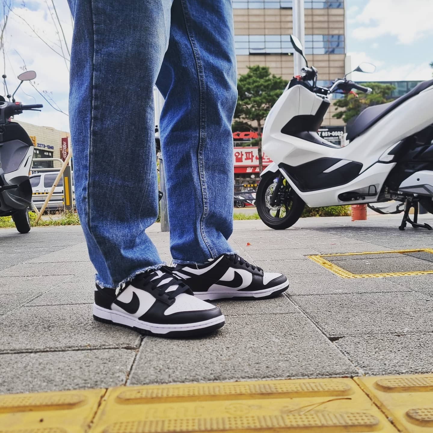 Nike Dunk Low Retro Black 착용 스타일 - 2