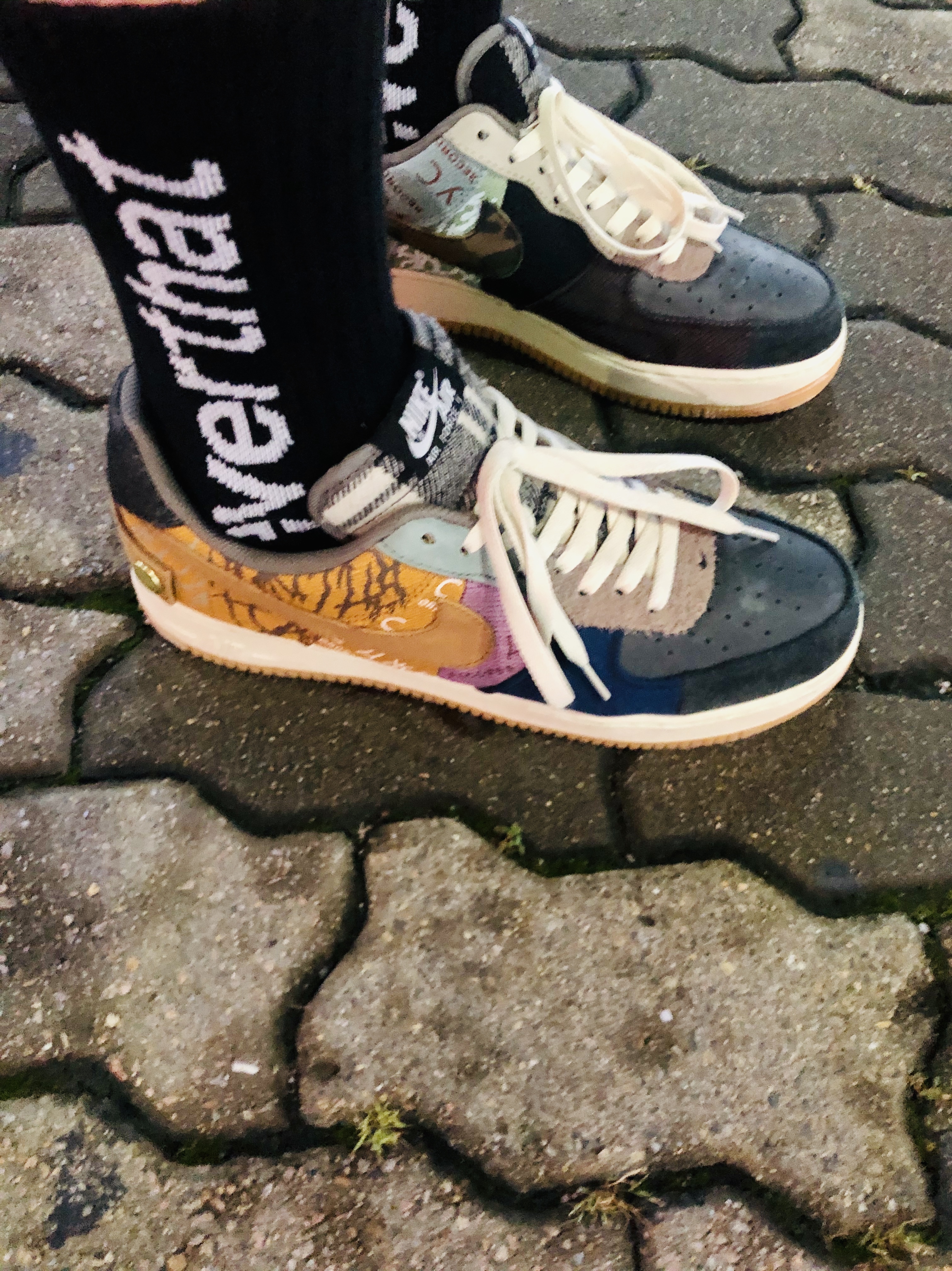 Nike x Travis Scott Air Force 1 Low Cactus Jack 착용 스타일 - 4