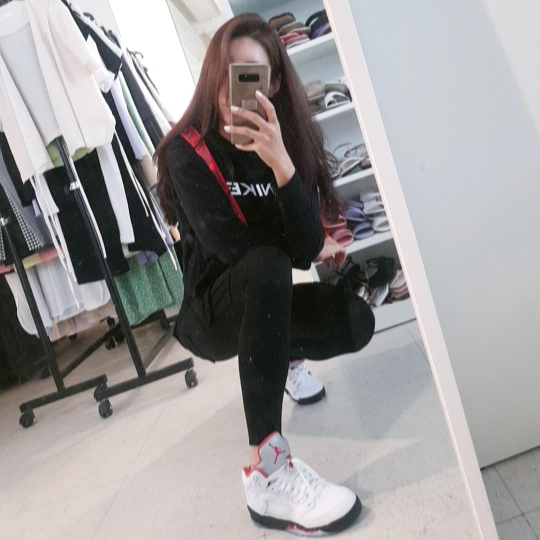 (GS) Jordan 5 Retro Fire Red Silver Tongue 2020 착용 스타일
