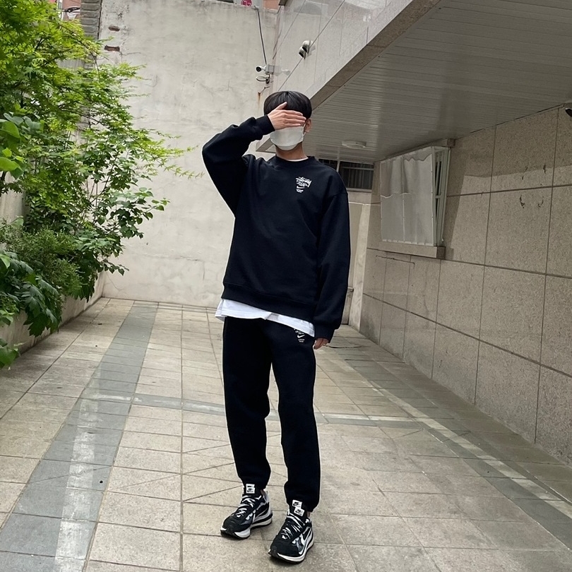 Nike x Sacai VaporWaffle Black White, Nike x Stussy NRG ZR Fleece Crewneck Black - Asia 착용 스타일