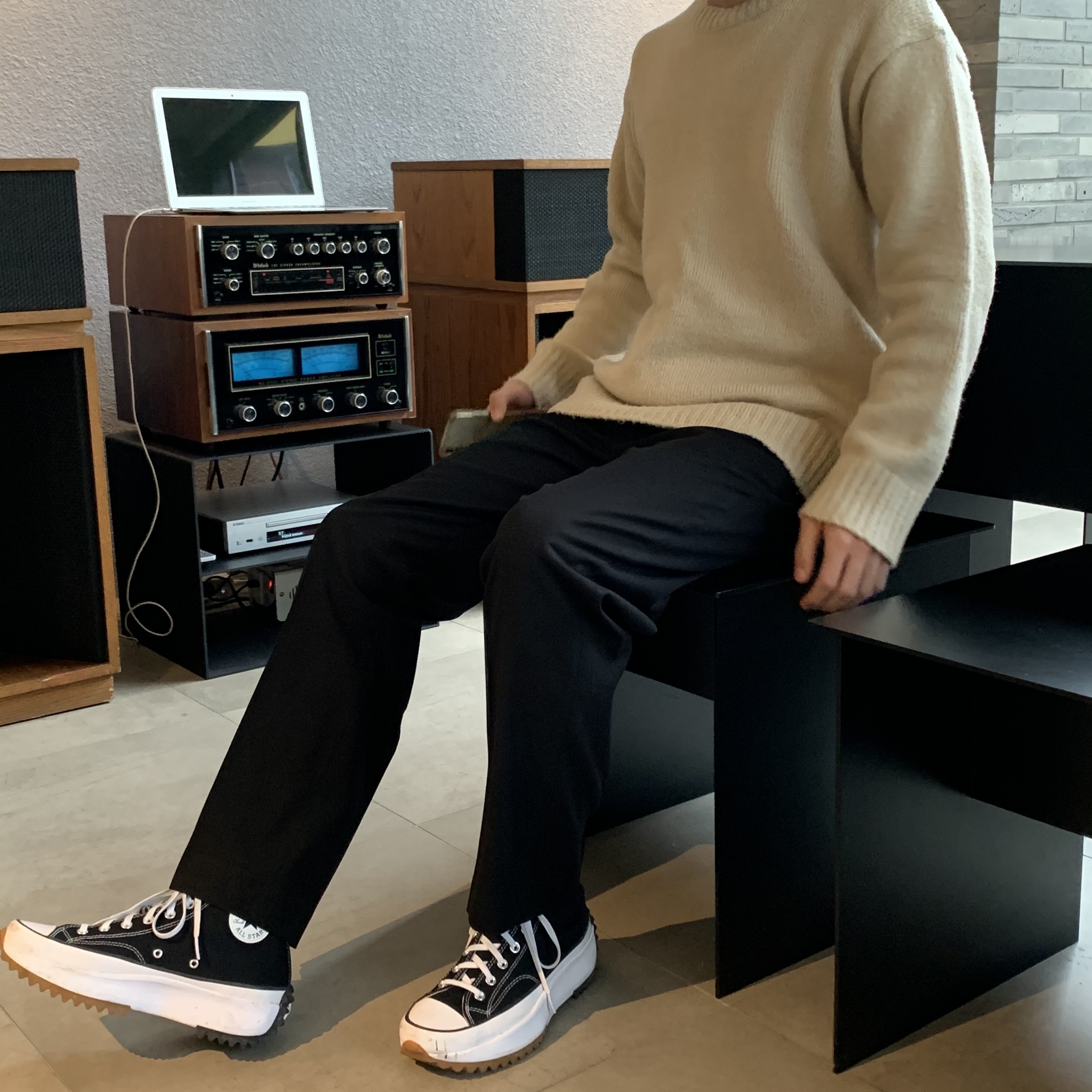 Converse Run Star Hike Hi Black White Gum 착용 스타일