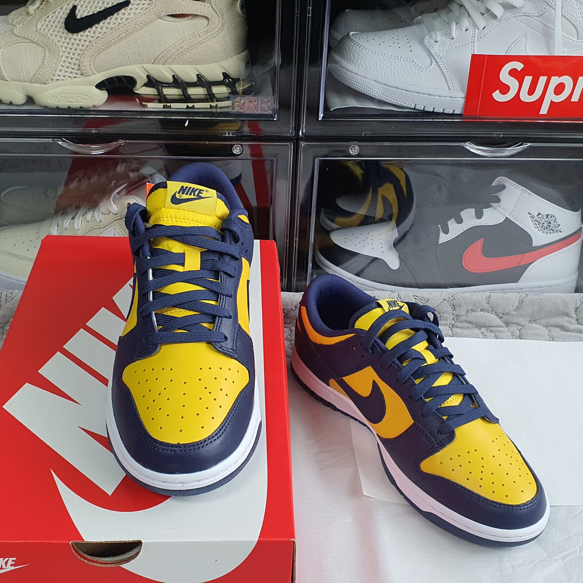 Nike Dunk Low Retro Varsity Maize, Nike x Stussy Air Zoom Spiridon Cage 2 Fossil 착용 스타일 - 2
