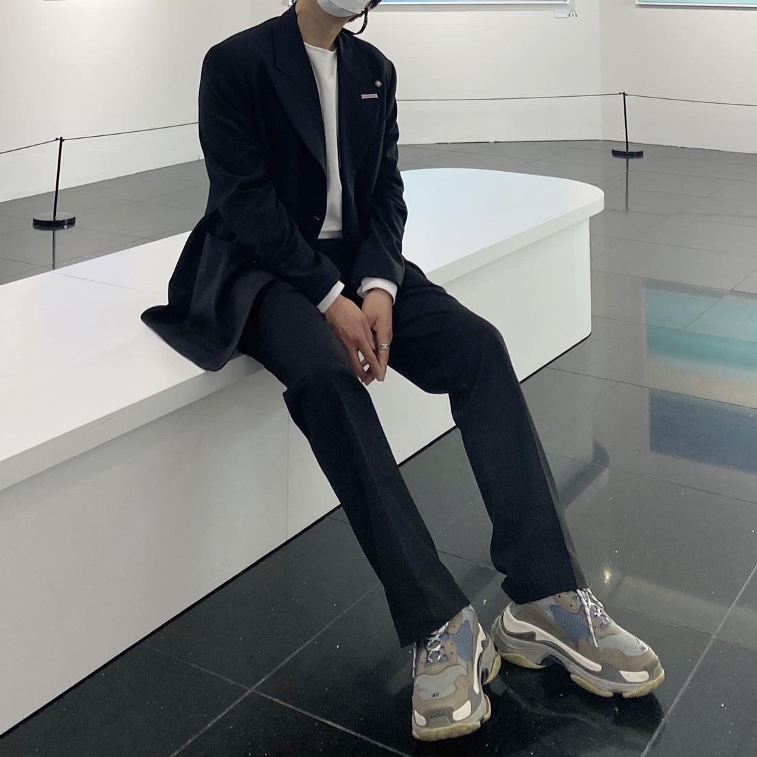 Balenciaga Triple S Trainer Grey 2018 착용 스타일