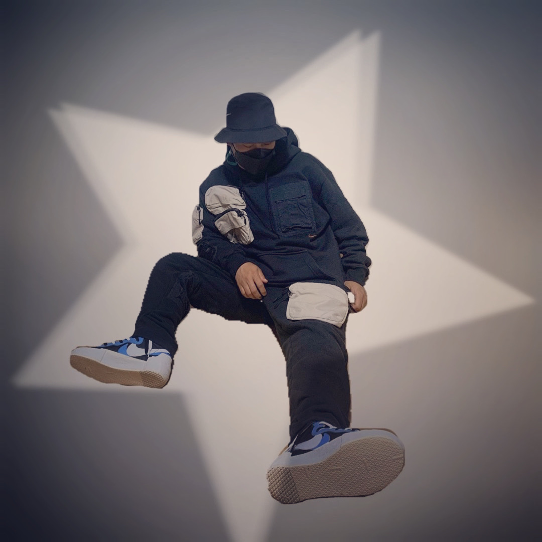 Nike x Sacai Blazer Mid White Black Legend Blue, Nike x Travis Scott NRG AG Utility Sweatpants Black 착용 스타일