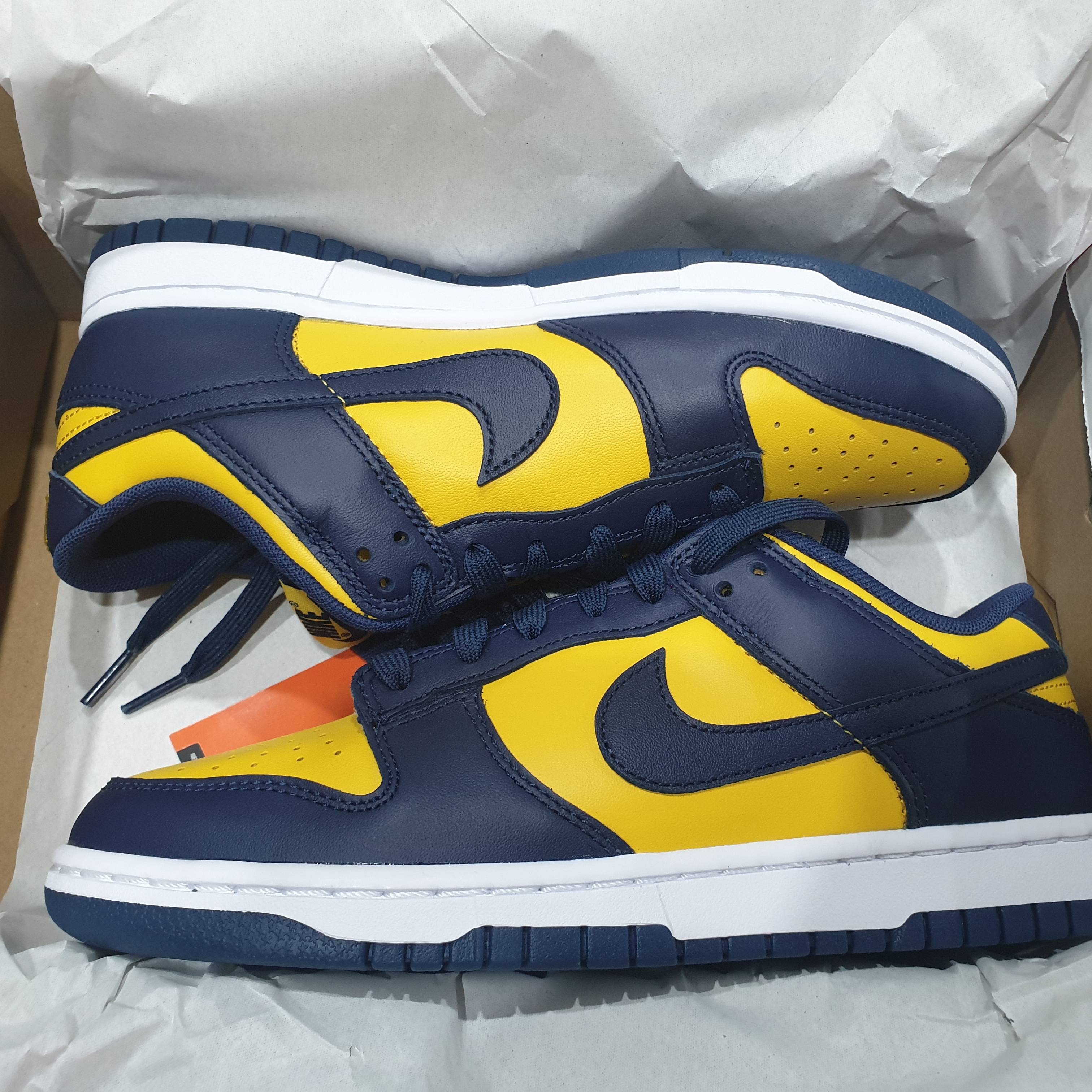 Nike Dunk Low Retro Varsity Maize 착용 스타일 - 2