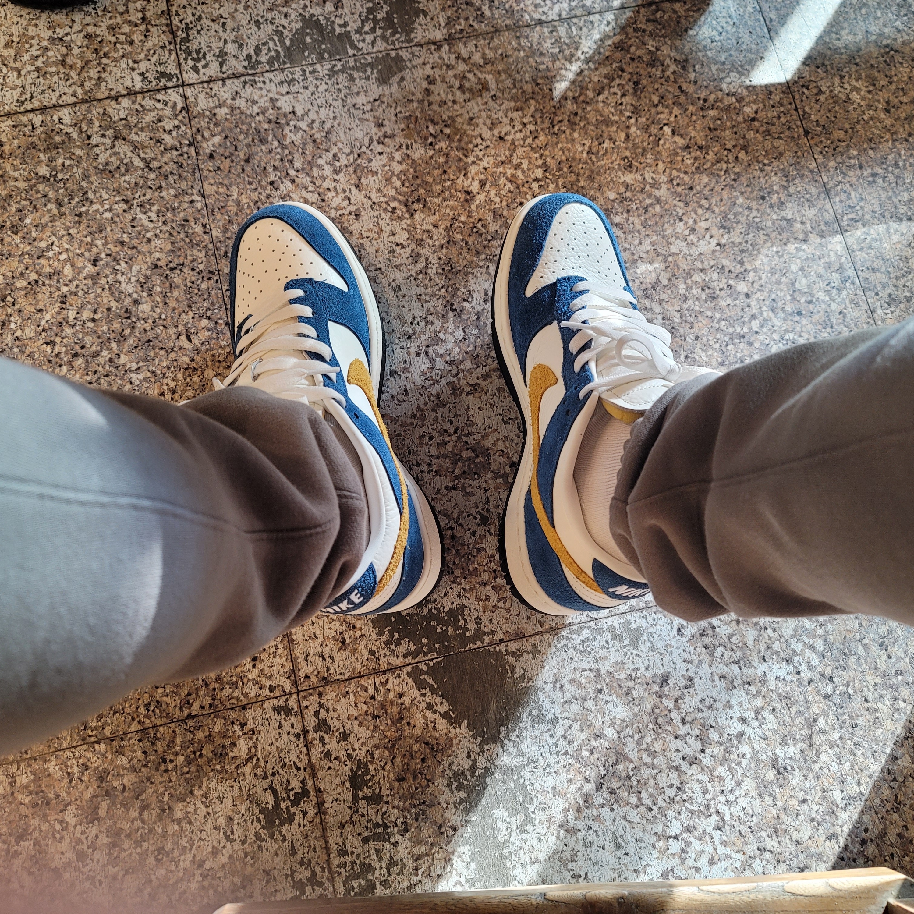 Nike x Kasina Dunk Low 80's Bus, Essentials Sweatpants Cement - 20FW 착용 스타일