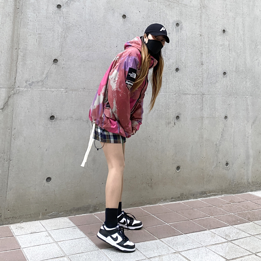 (W) Nike Dunk Low Black, Supreme x The North Face Cargo Jacket Multi-Color - 20SS 착용 스타일