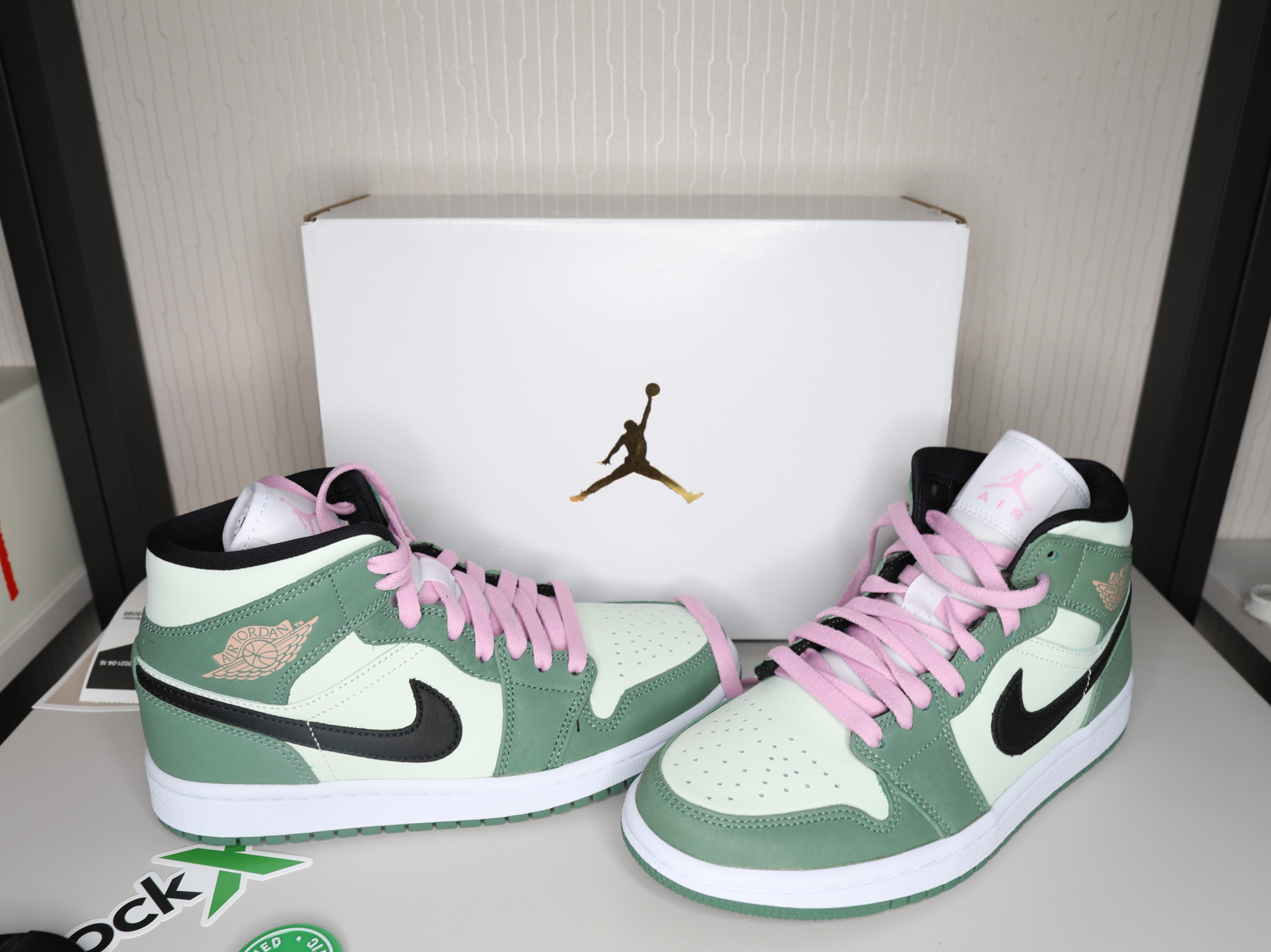 (W) Jordan 1 Mid SE Dutch Green 착용 스타일