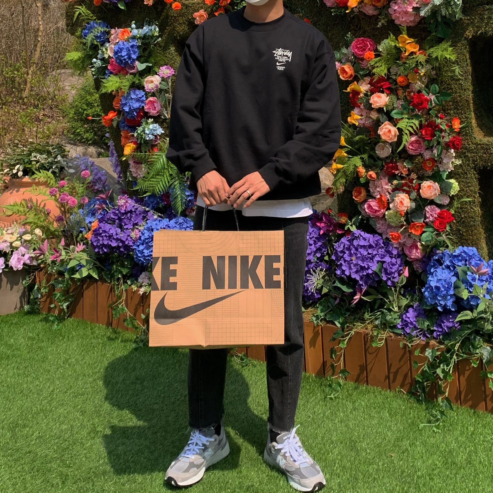 Nike x Stussy NRG ZR Fleece Crewneck Black - Asia, New Balance 992 Made in USA Grey - D Standard 착용 스타일