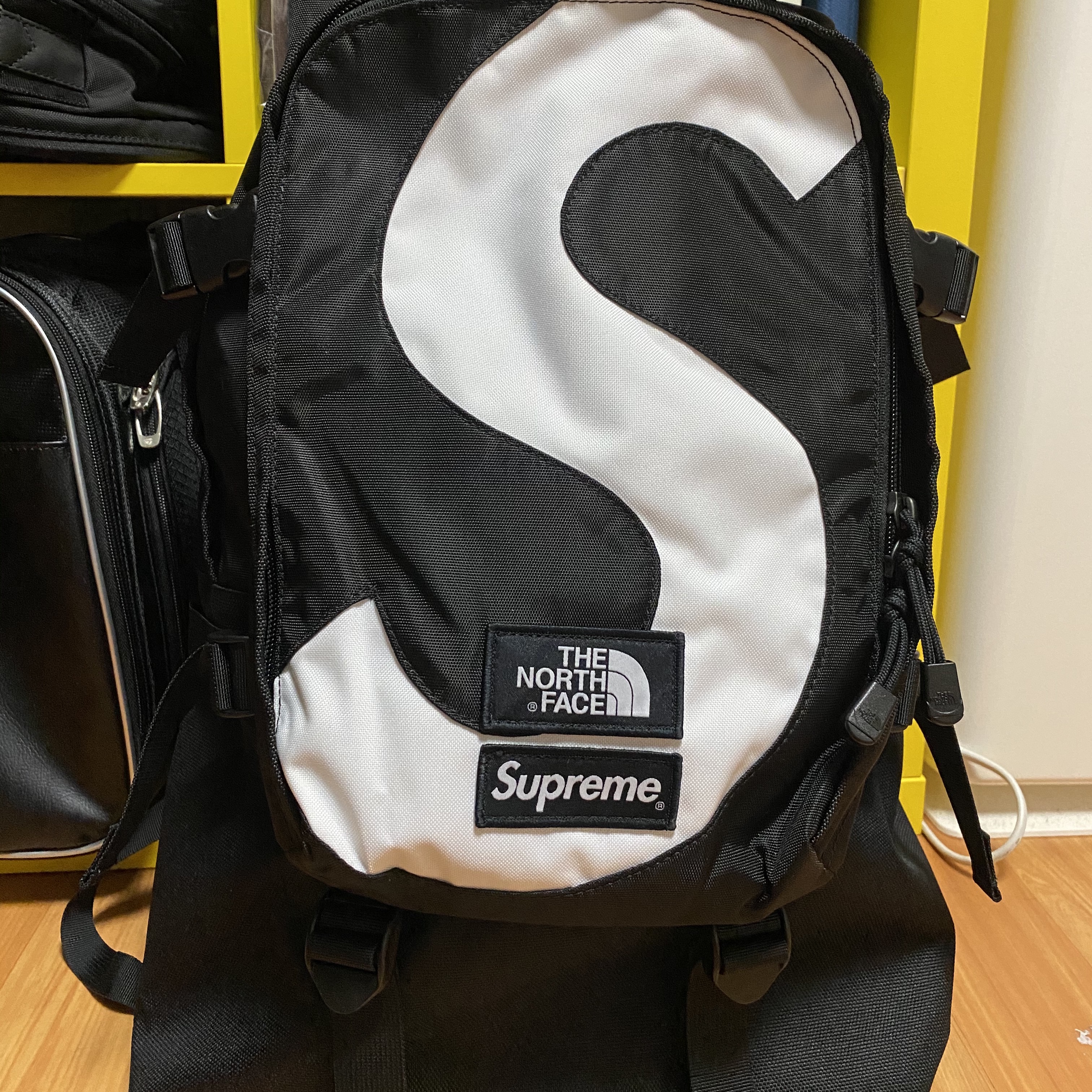 Supreme x The North Face S Logo Expedition Backpack Black - 20FW 착용 스타일